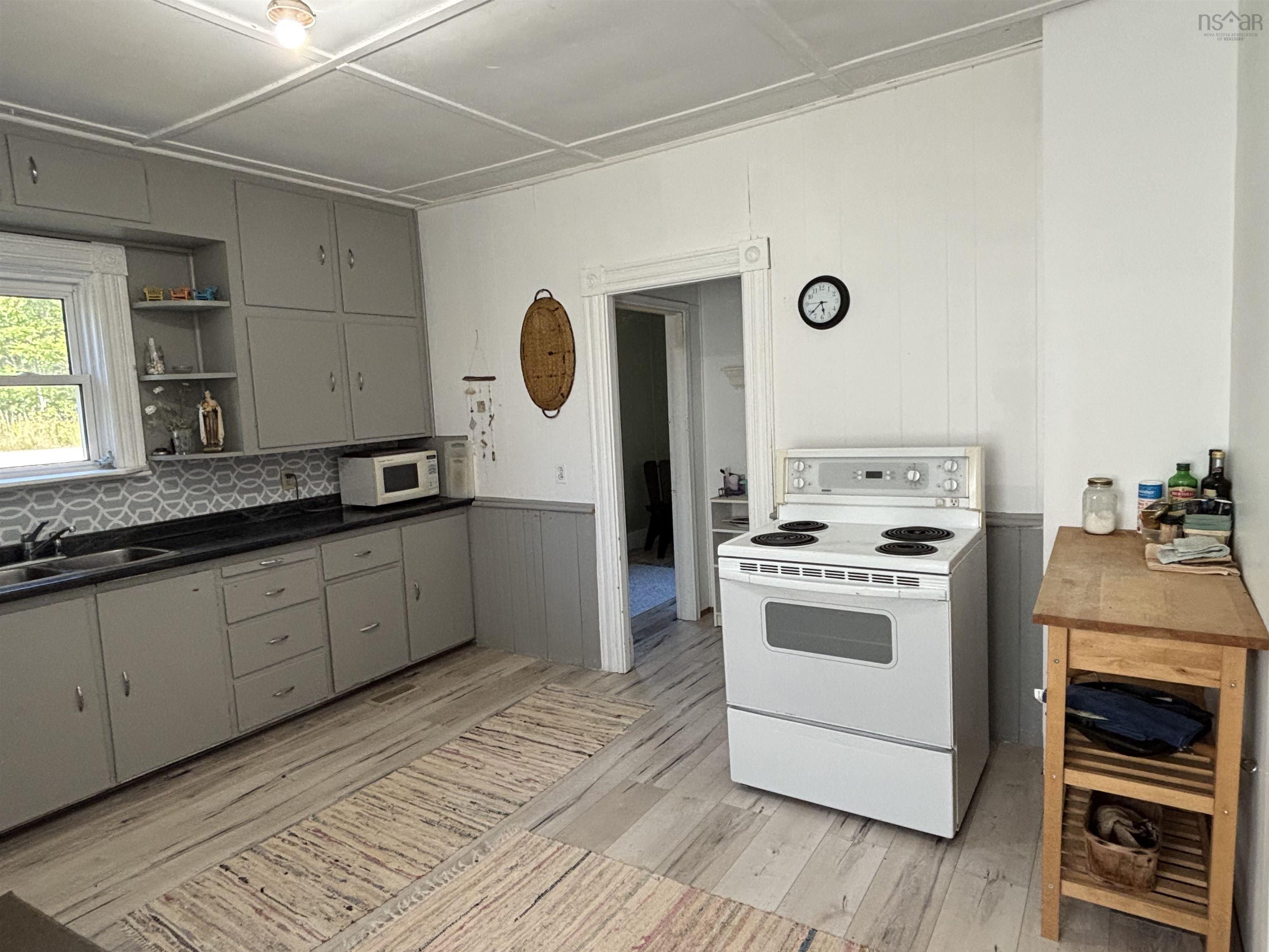 $194,000.00: 18 Central Port Mouton Road, Port Mouton