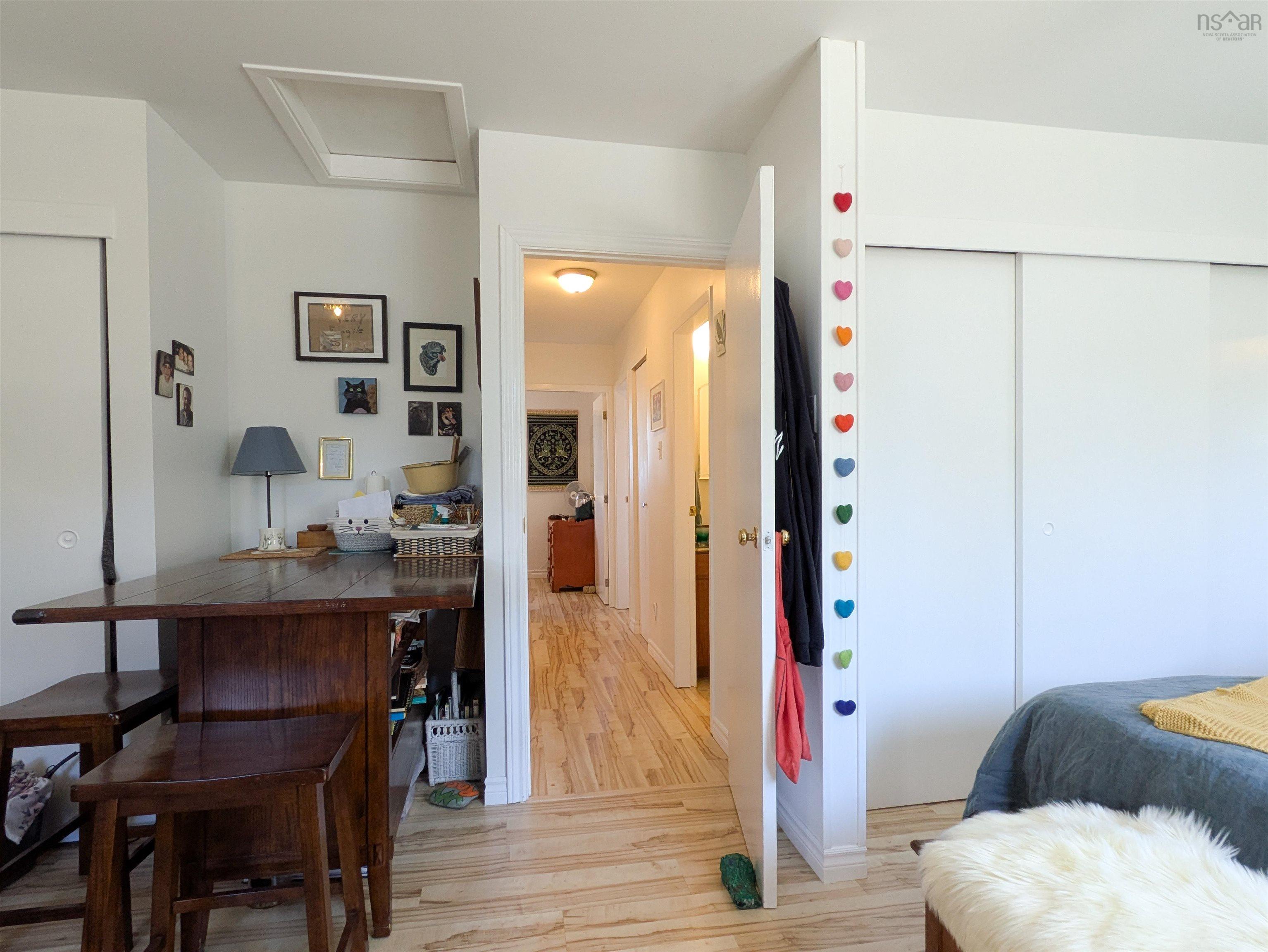 $199,000.00: 544 South Broadway Avenue, Cornwallis Park