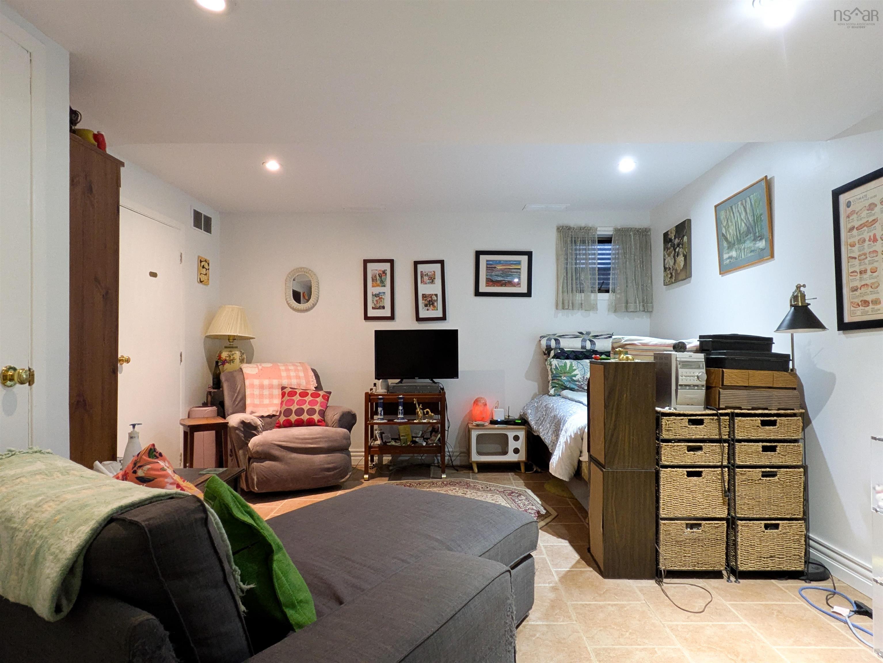 $199,000.00: 544 South Broadway Avenue, Cornwallis Park