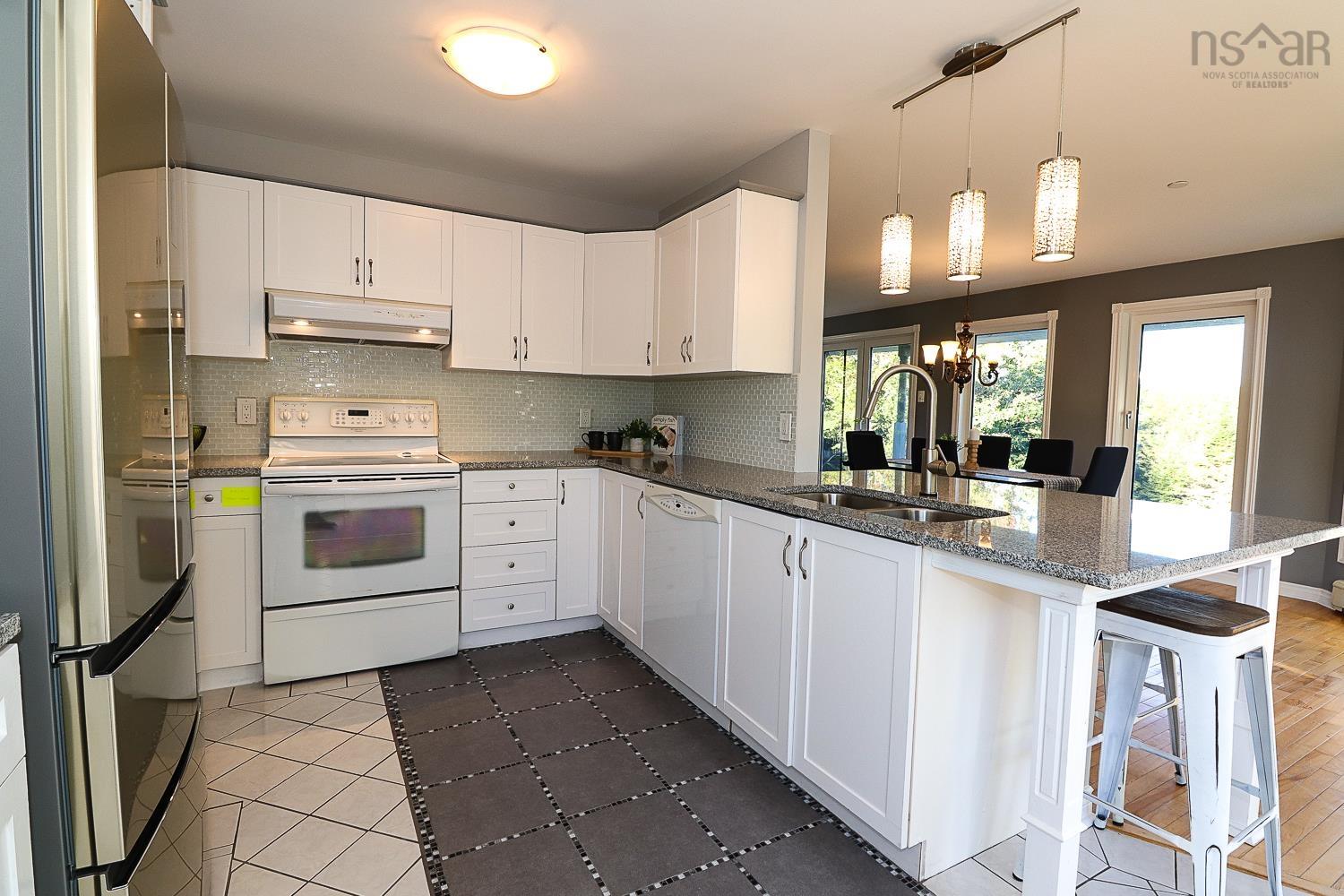 $999,000.00: 80 Stoney Beach Road, Whites Lake