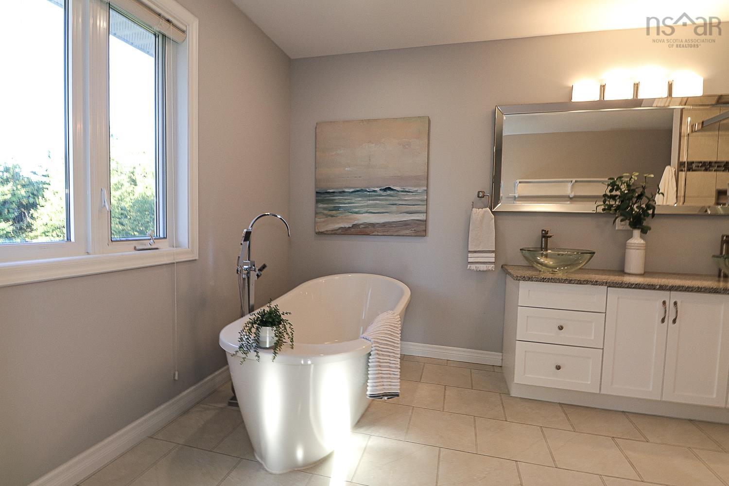 $999,000.00: 80 Stoney Beach Road, Whites Lake