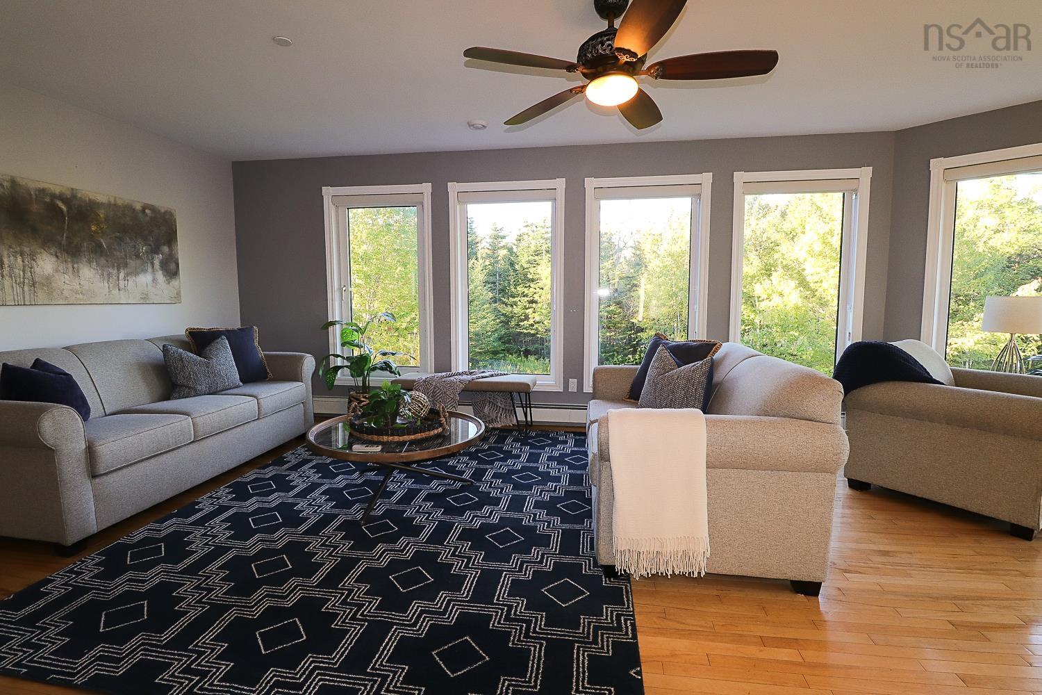 $999,000.00: 80 Stoney Beach Road, Whites Lake