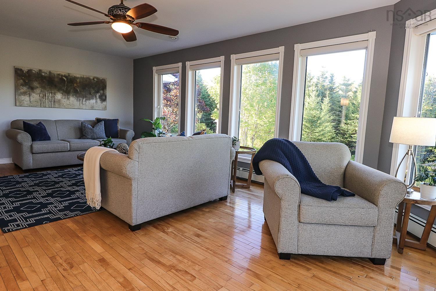 $999,000.00: 80 Stoney Beach Road, Whites Lake