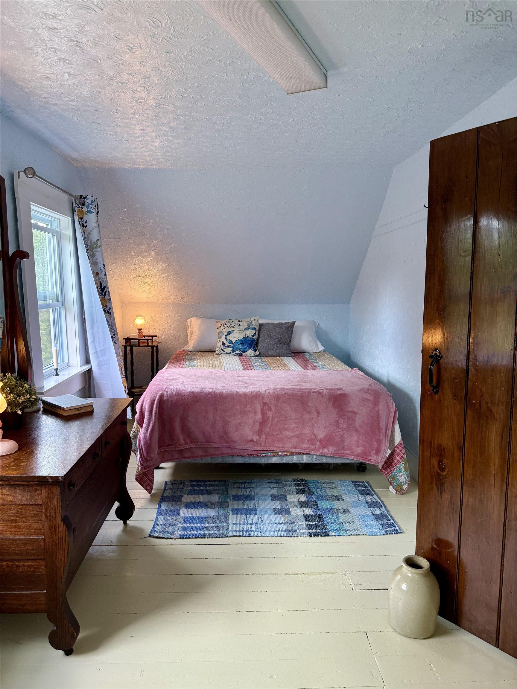 $399,000.00: 5100 Sandy Point Road, Jordan Ferry