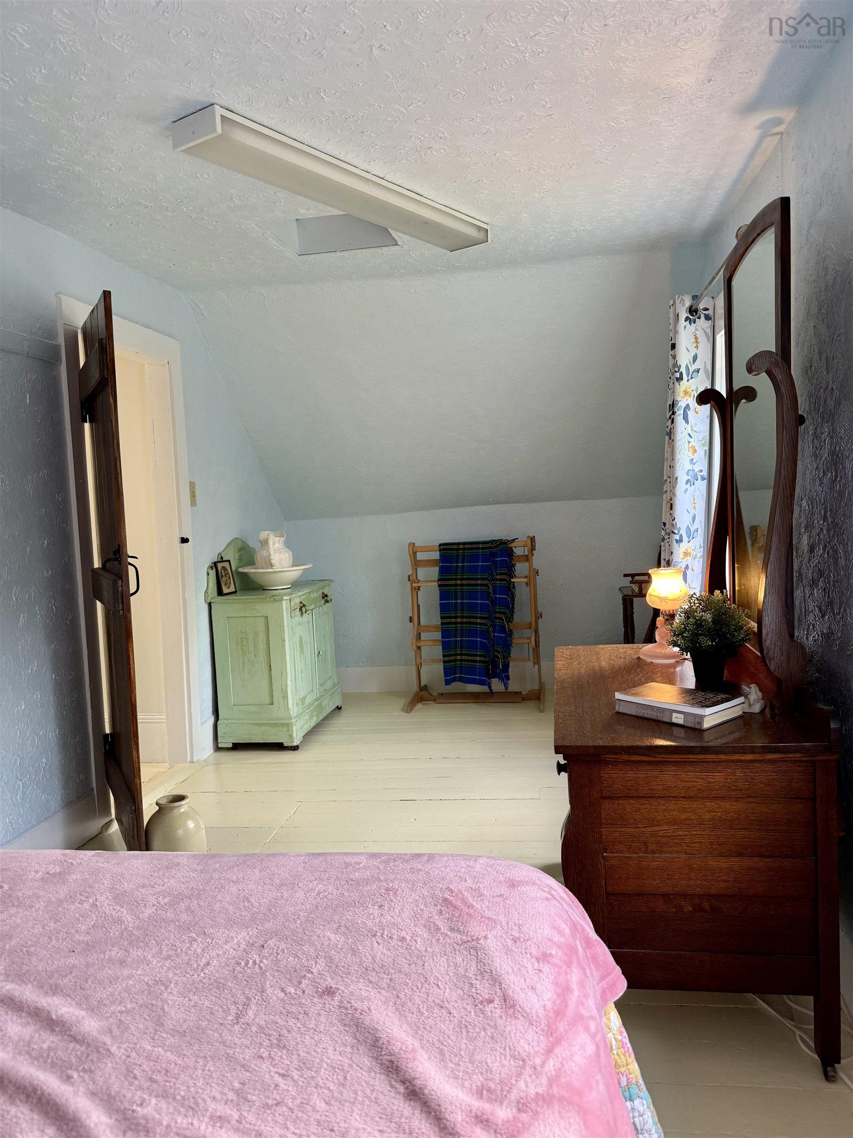 $399,000.00: 5100 Sandy Point Road, Jordan Ferry