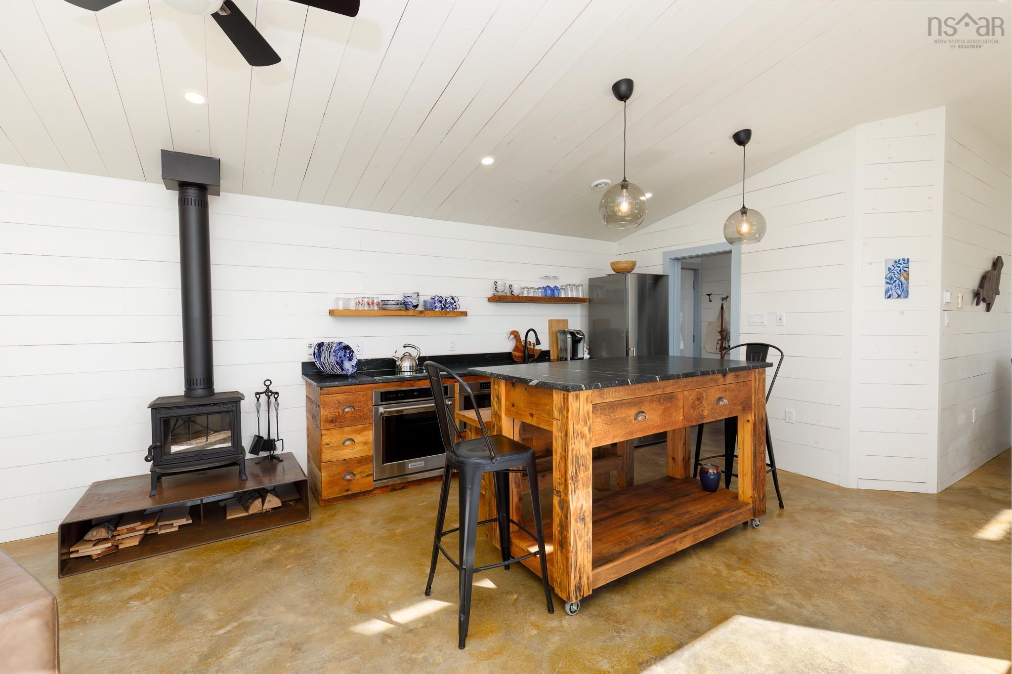 $598,500.00: 405 & 407 New Harbour Road, New Harbour