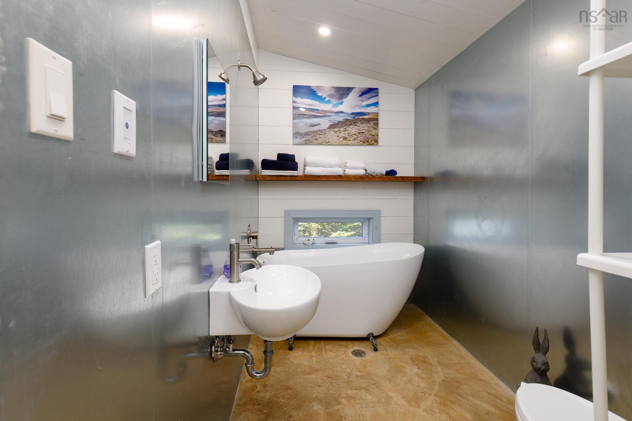 $598,500.00: 405 & 407 New Harbour Road, New Harbour