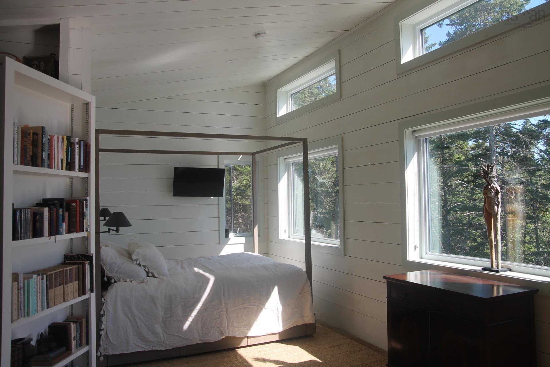 $598,500.00: 405 & 407 New Harbour Road, New Harbour