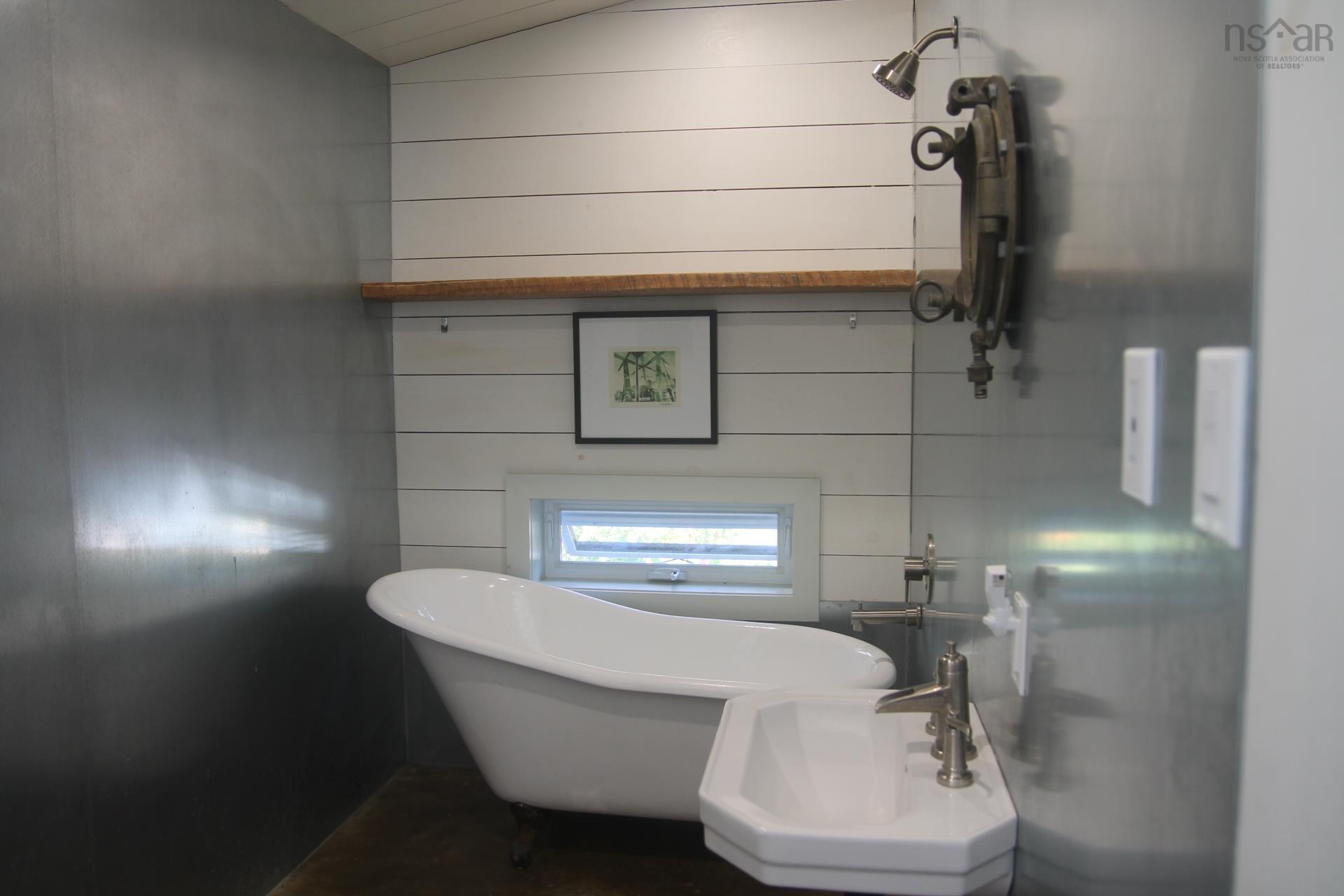 $598,500.00: 405 & 407 New Harbour Road, New Harbour