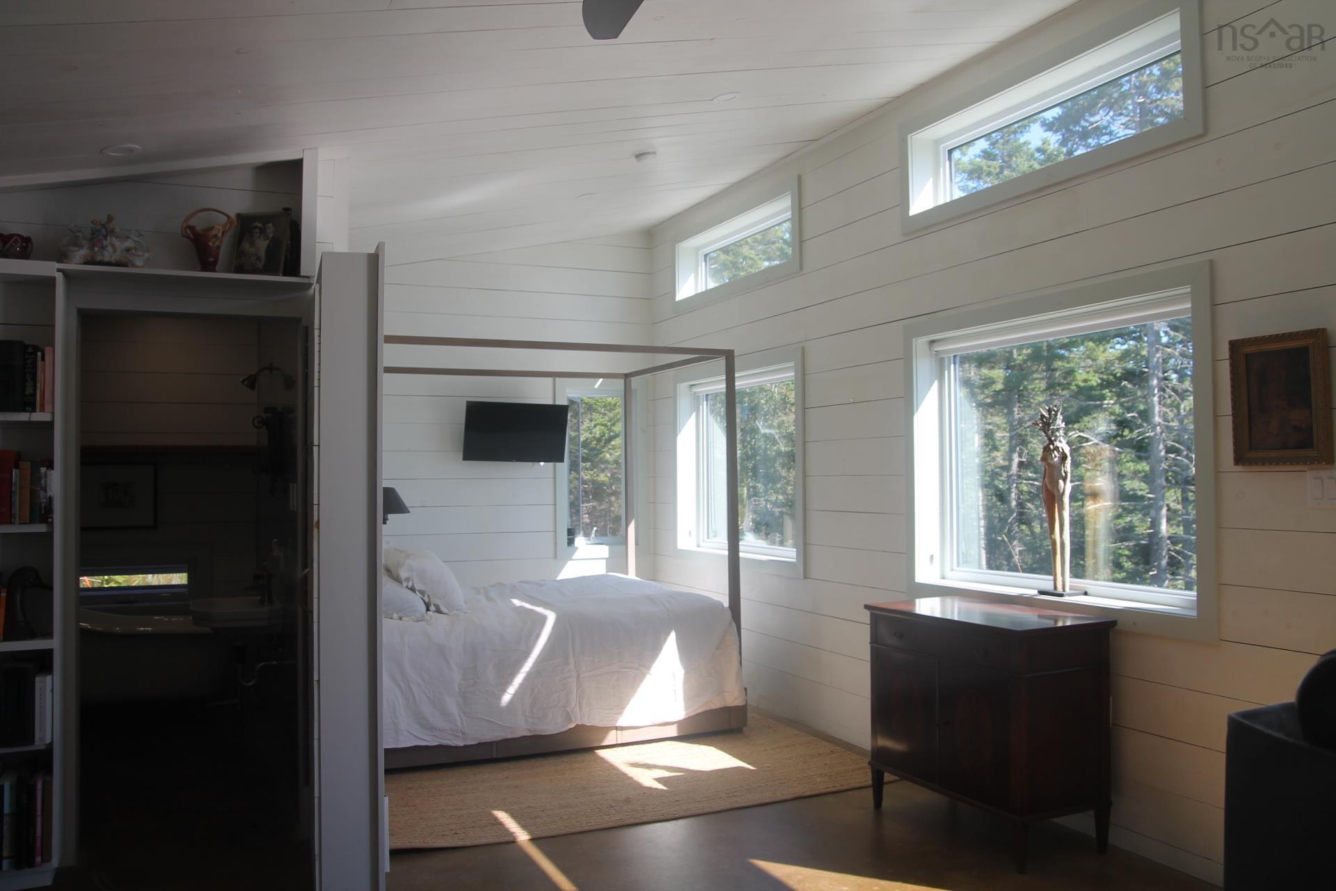 $598,500.00: 405 & 407 New Harbour Road, New Harbour