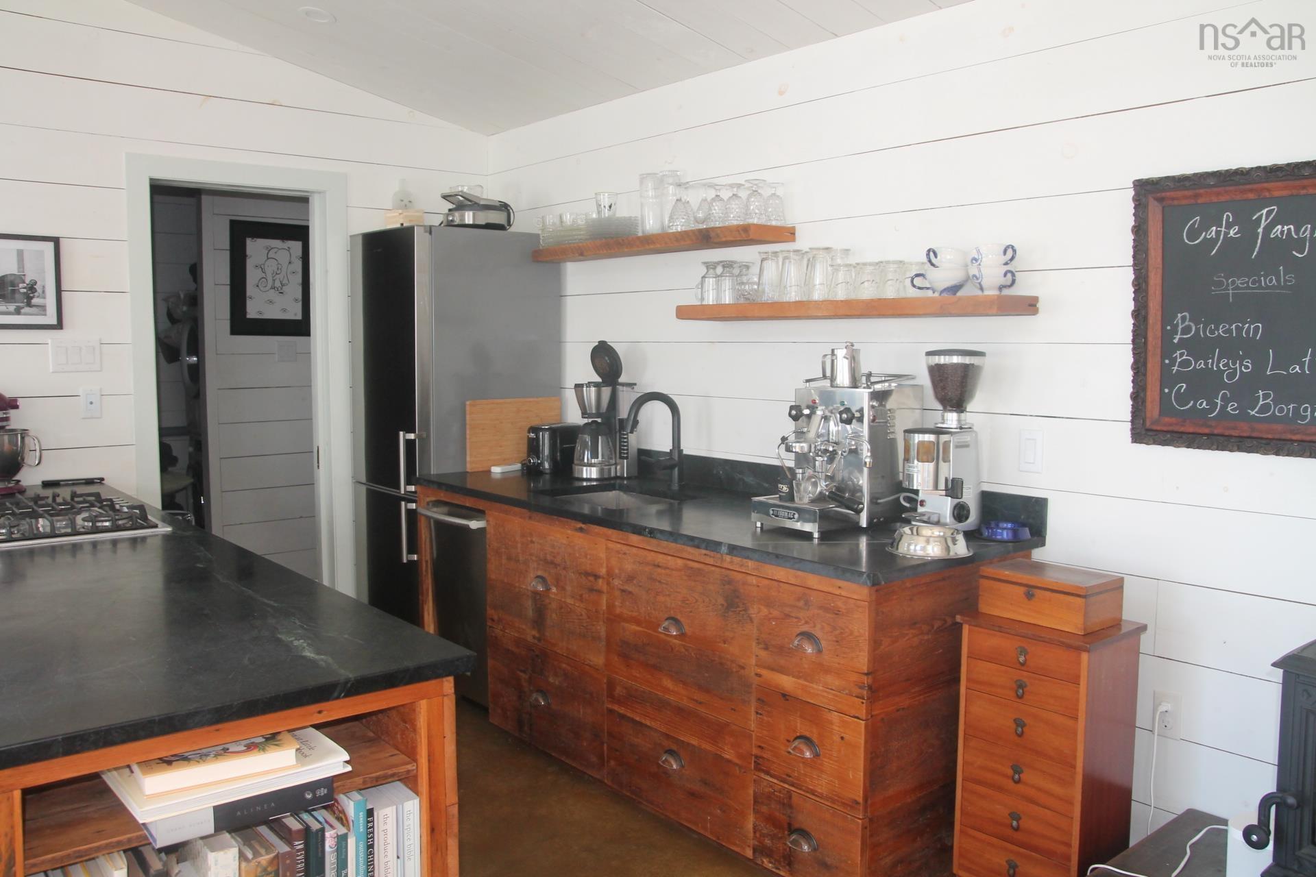 $598,500.00: 405 & 407 New Harbour Road, New Harbour