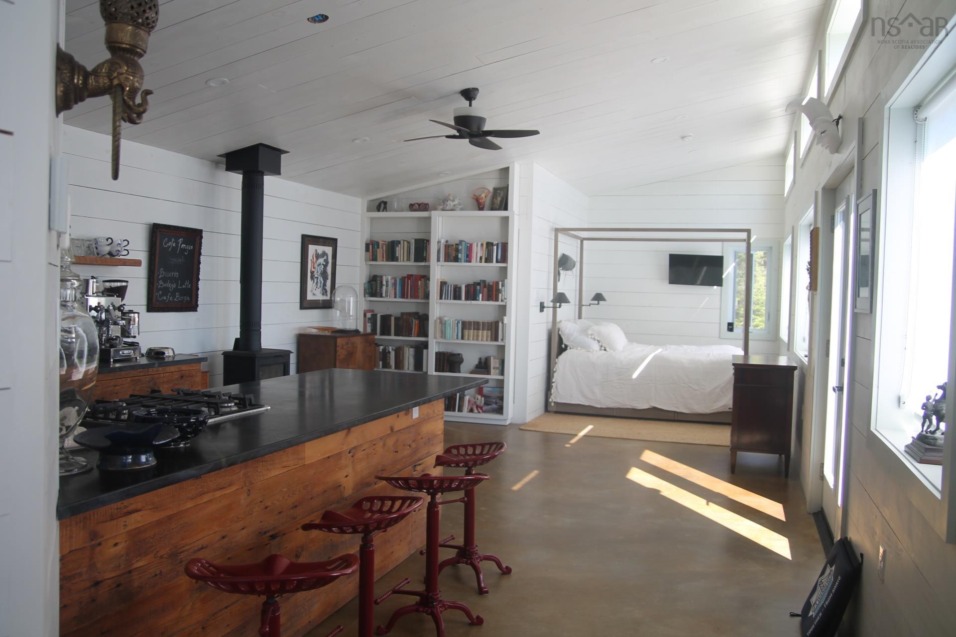 $598,500.00: 405 & 407 New Harbour Road, New Harbour