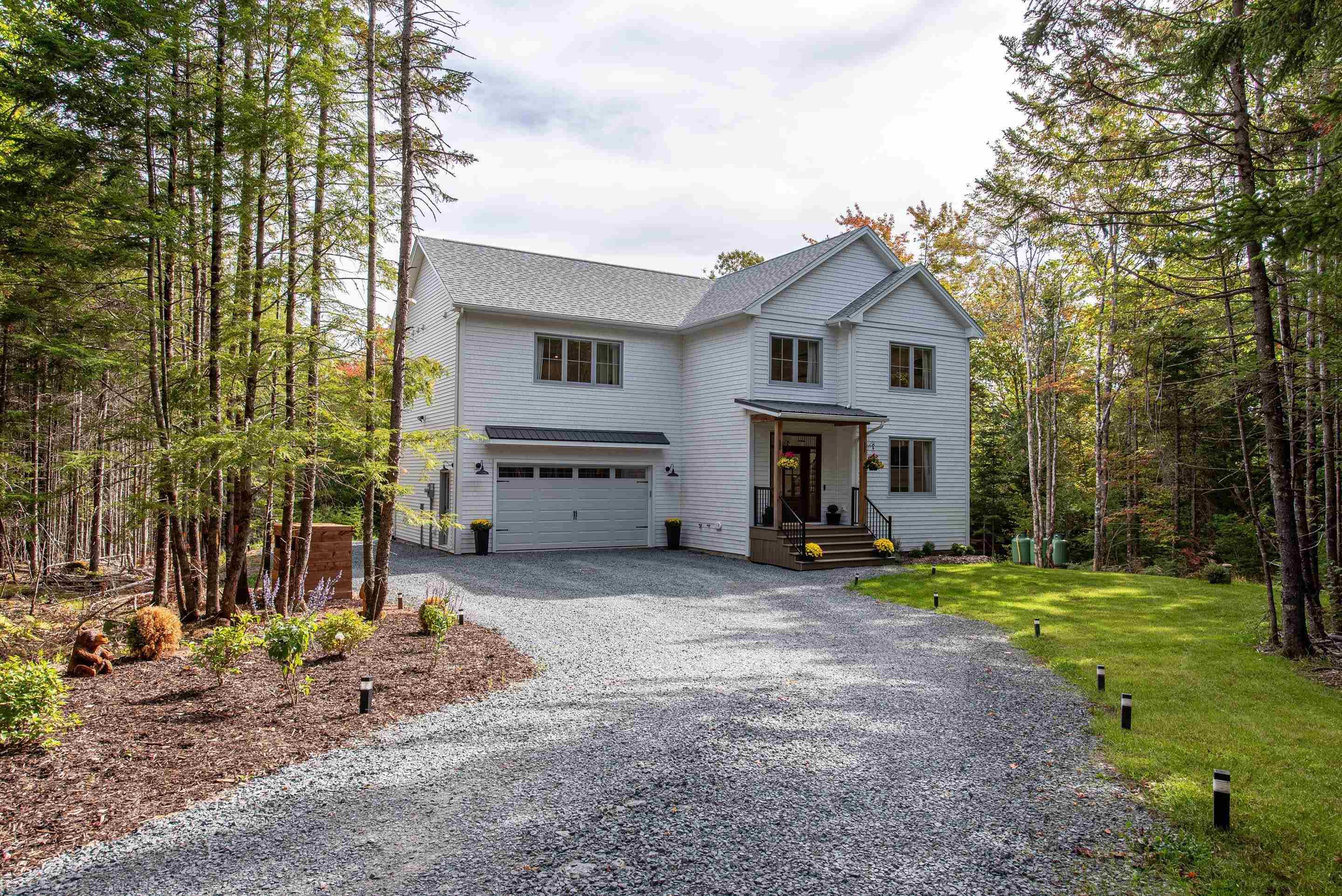 $1,079,900.00: 92 Double Lane, Oakfield