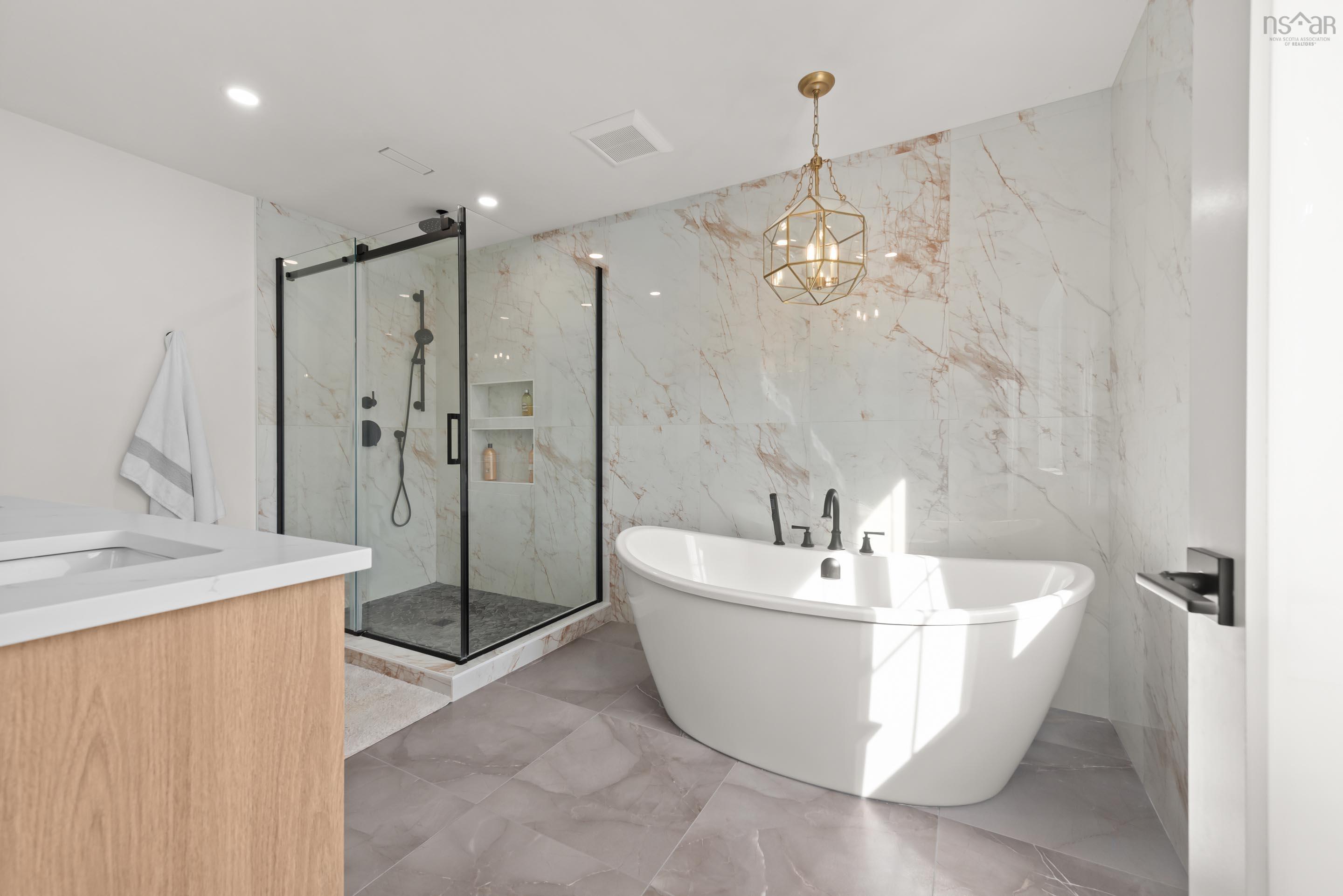 $1,079,900.00: 92 Double Lane, Oakfield