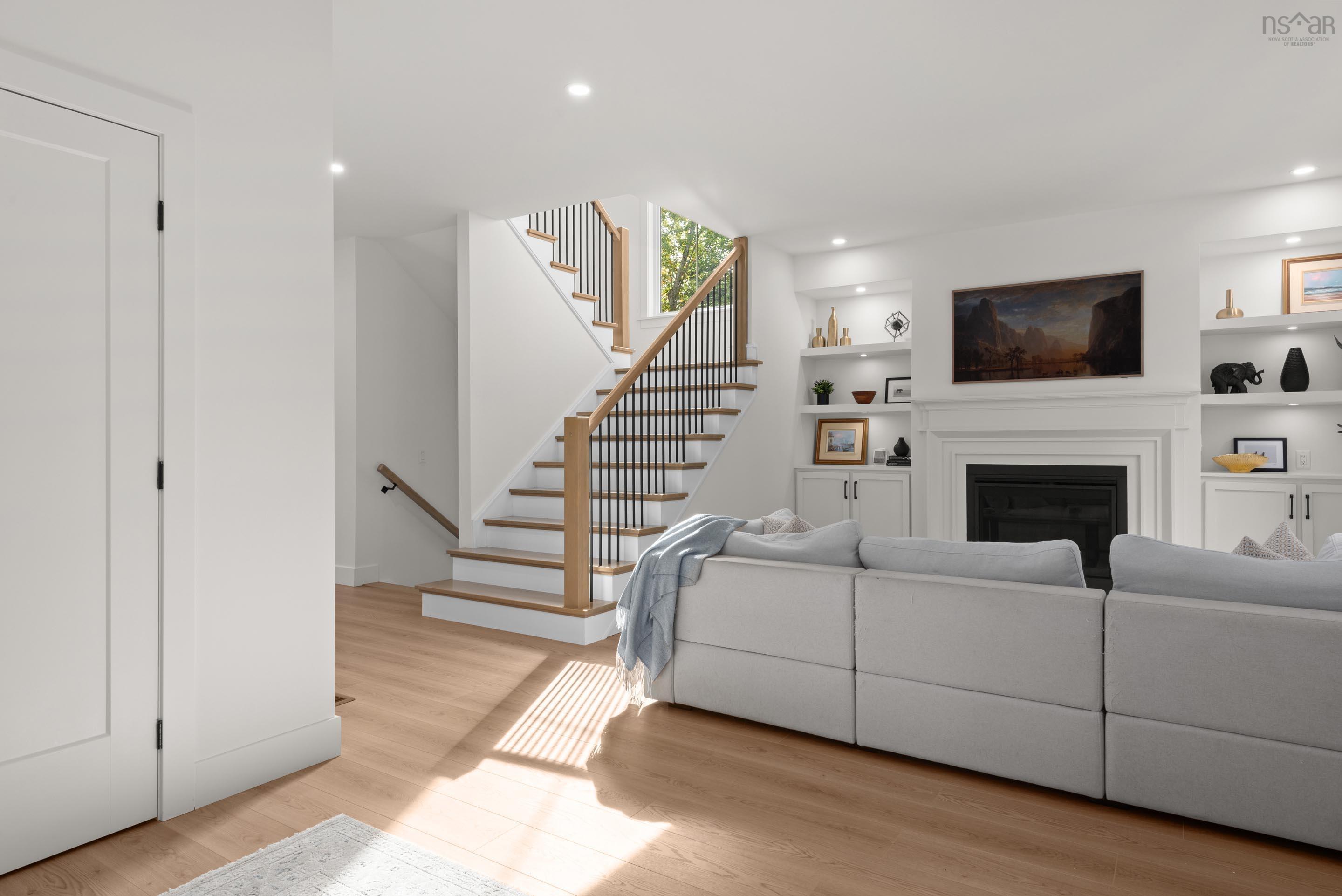 $1,079,900.00: 92 Double Lane, Oakfield