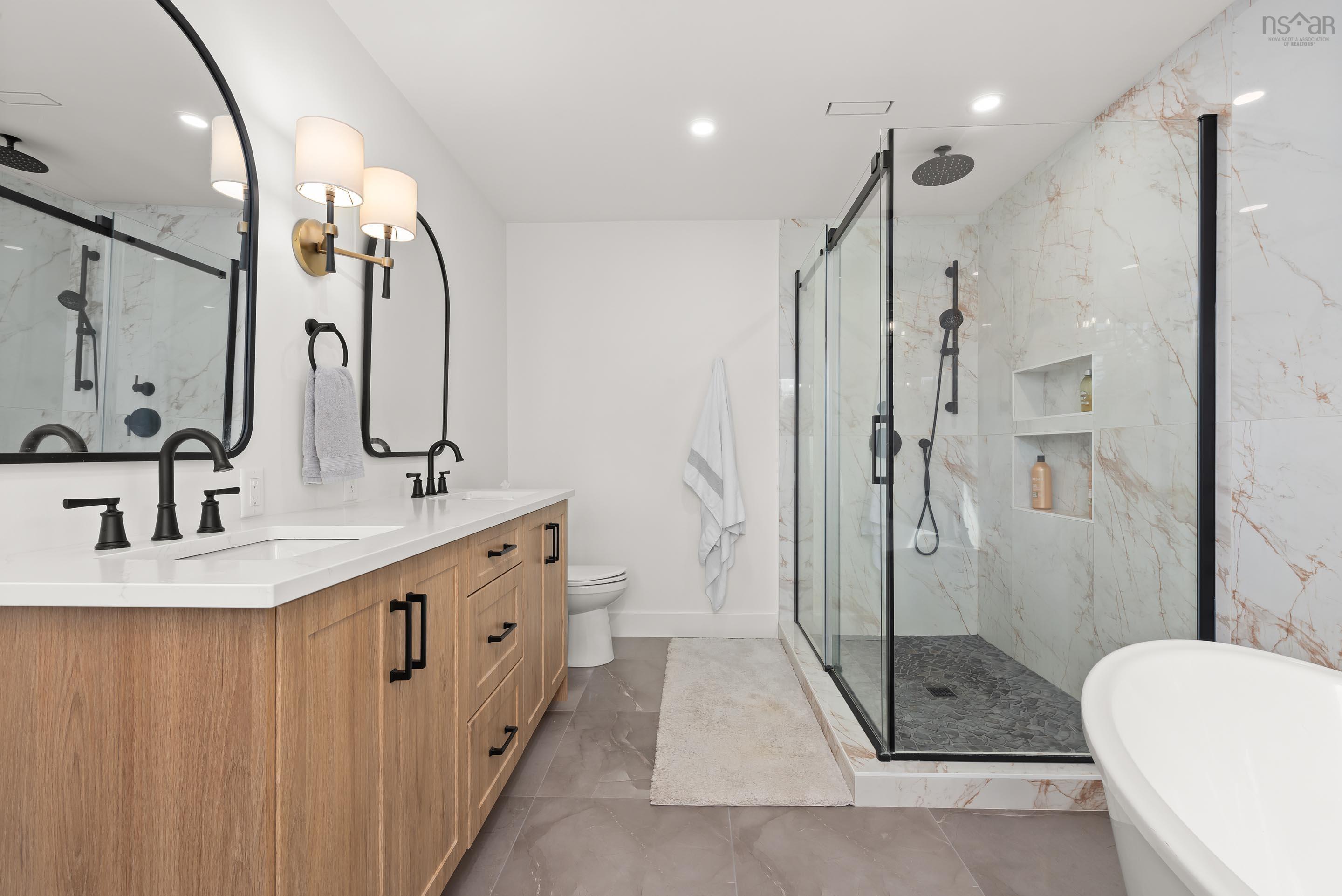 $1,079,900.00: 92 Double Lane, Oakfield