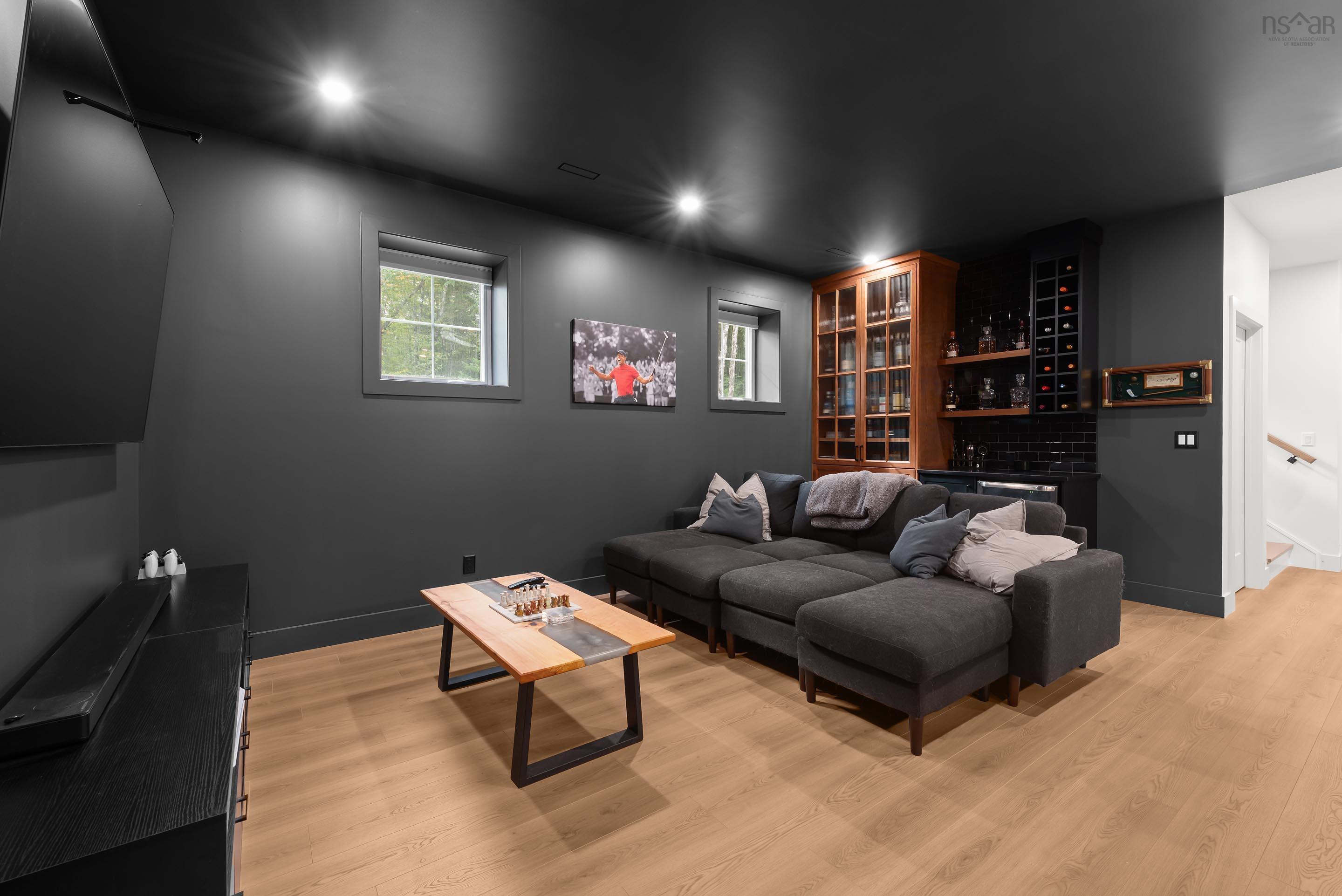 $1,079,900.00: 92 Double Lane, Oakfield