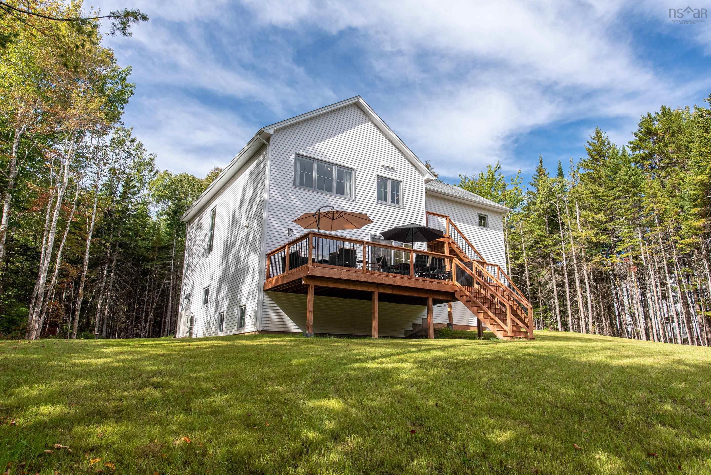 $1,079,900.00: 92 Double Lane, Oakfield