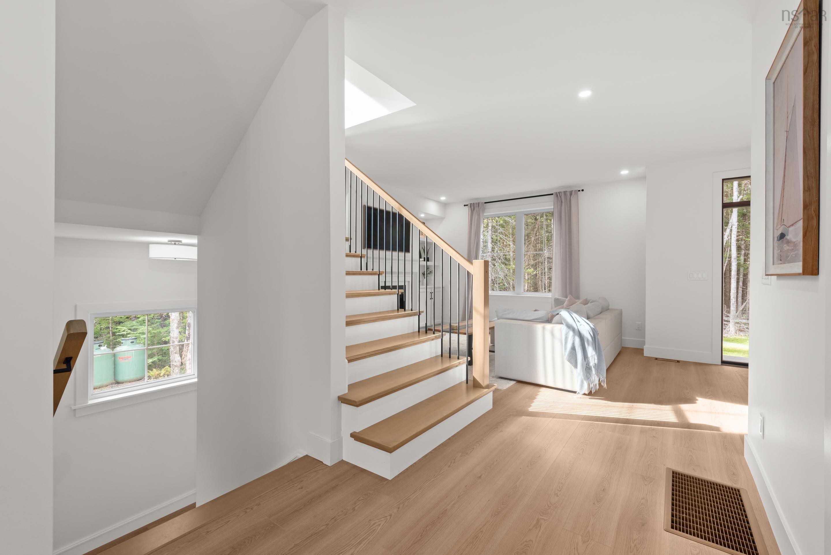 $1,079,900.00: 92 Double Lane, Oakfield