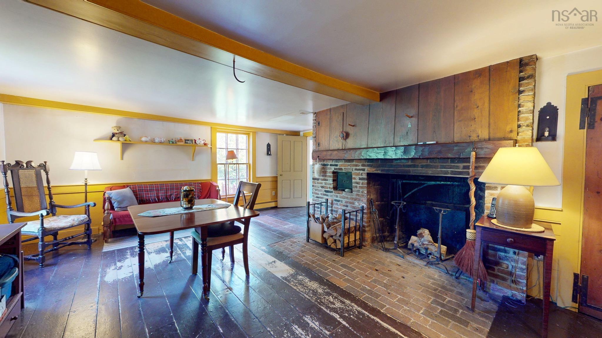 $850,000.00: 654 Main Street, Wolfville