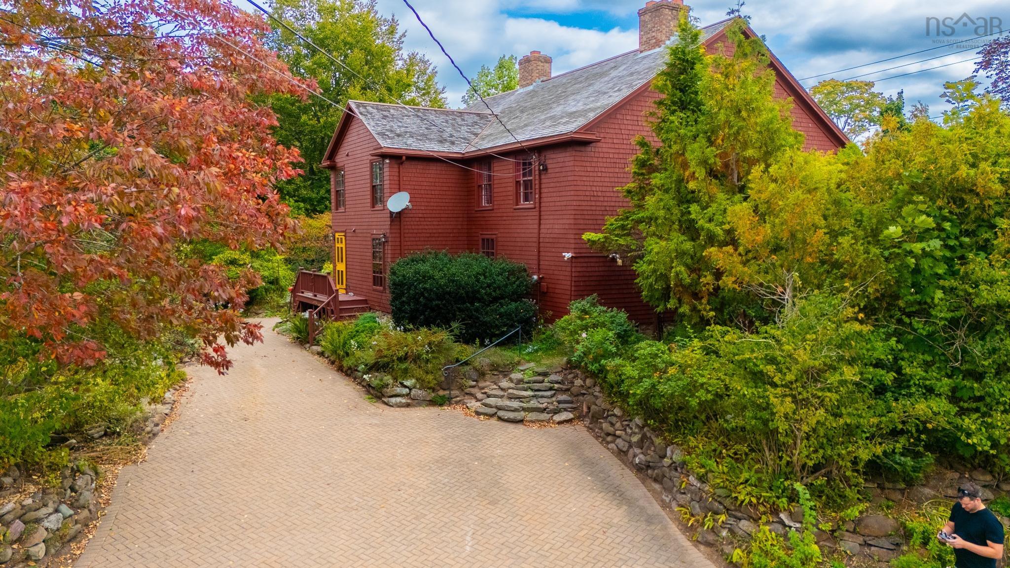 $850,000.00: 654 Main Street, Wolfville