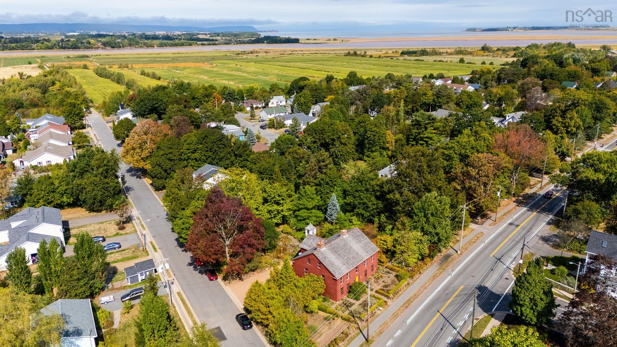 $850,000.00: 654 Main Street, Wolfville