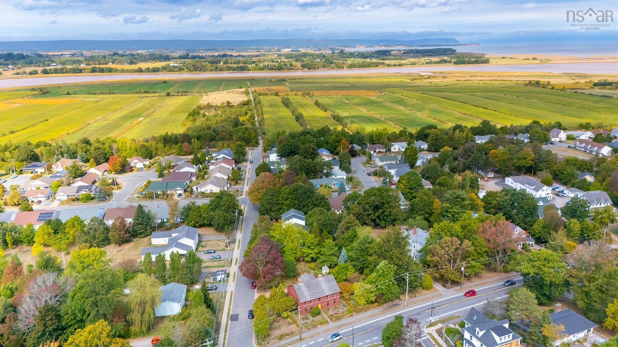 $850,000.00: 654 Main Street, Wolfville