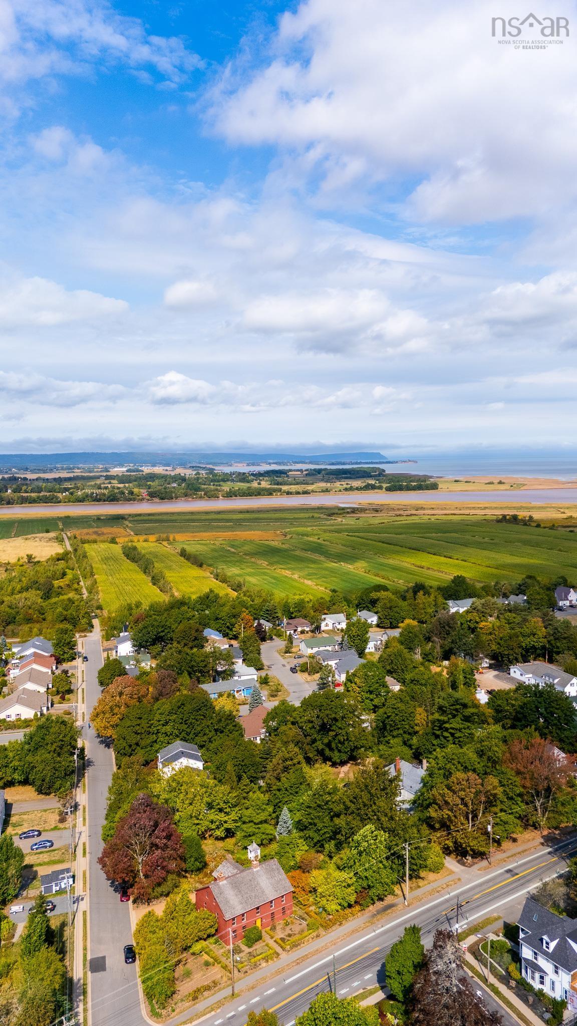 $850,000.00: 654 Main Street, Wolfville