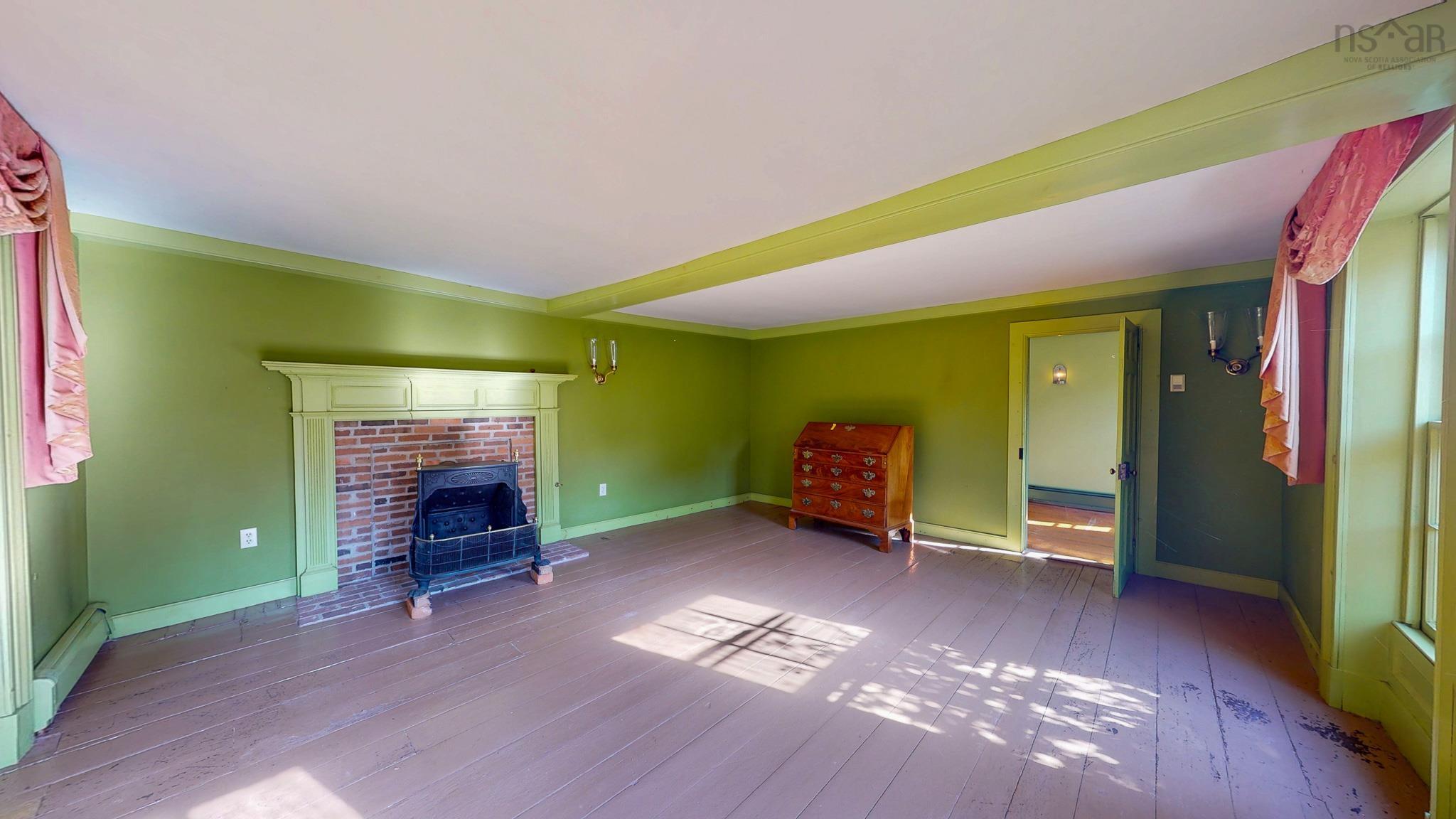 $850,000.00: 654 Main Street, Wolfville