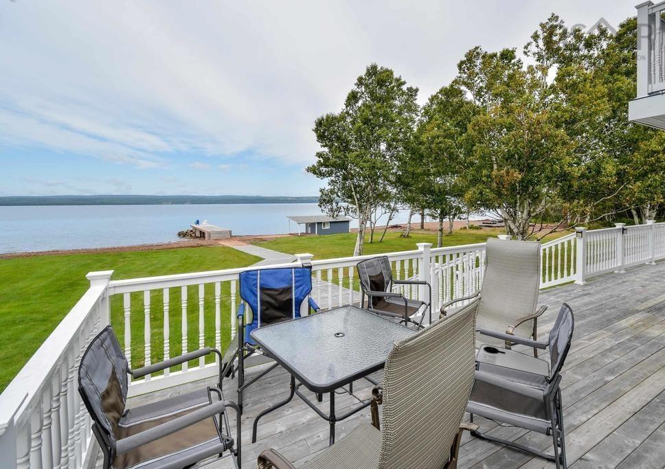 $749,999.00: 3280 Grand Narrows Hwy, Boisdale