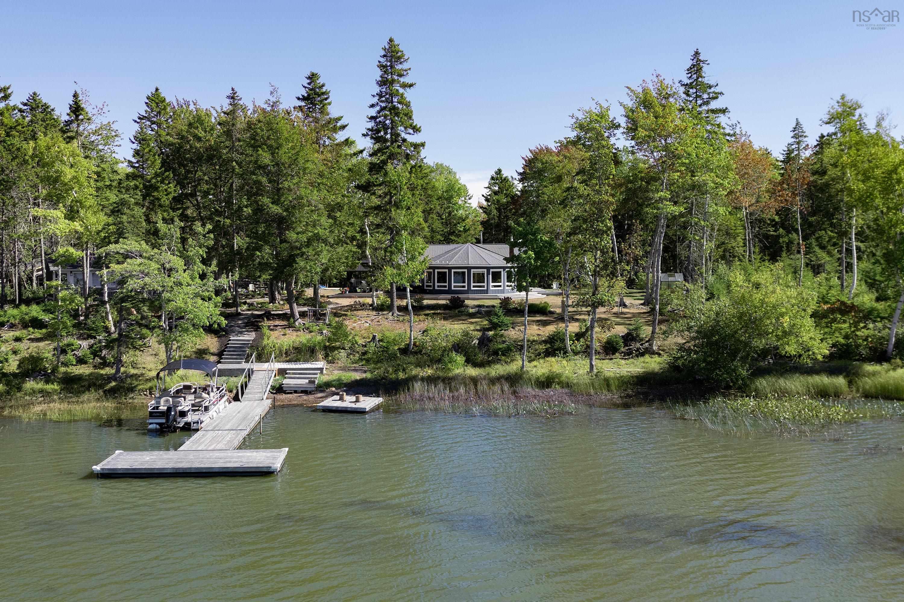 $1,099,900.00: 53 Leonard Drive, Mattatall Lake