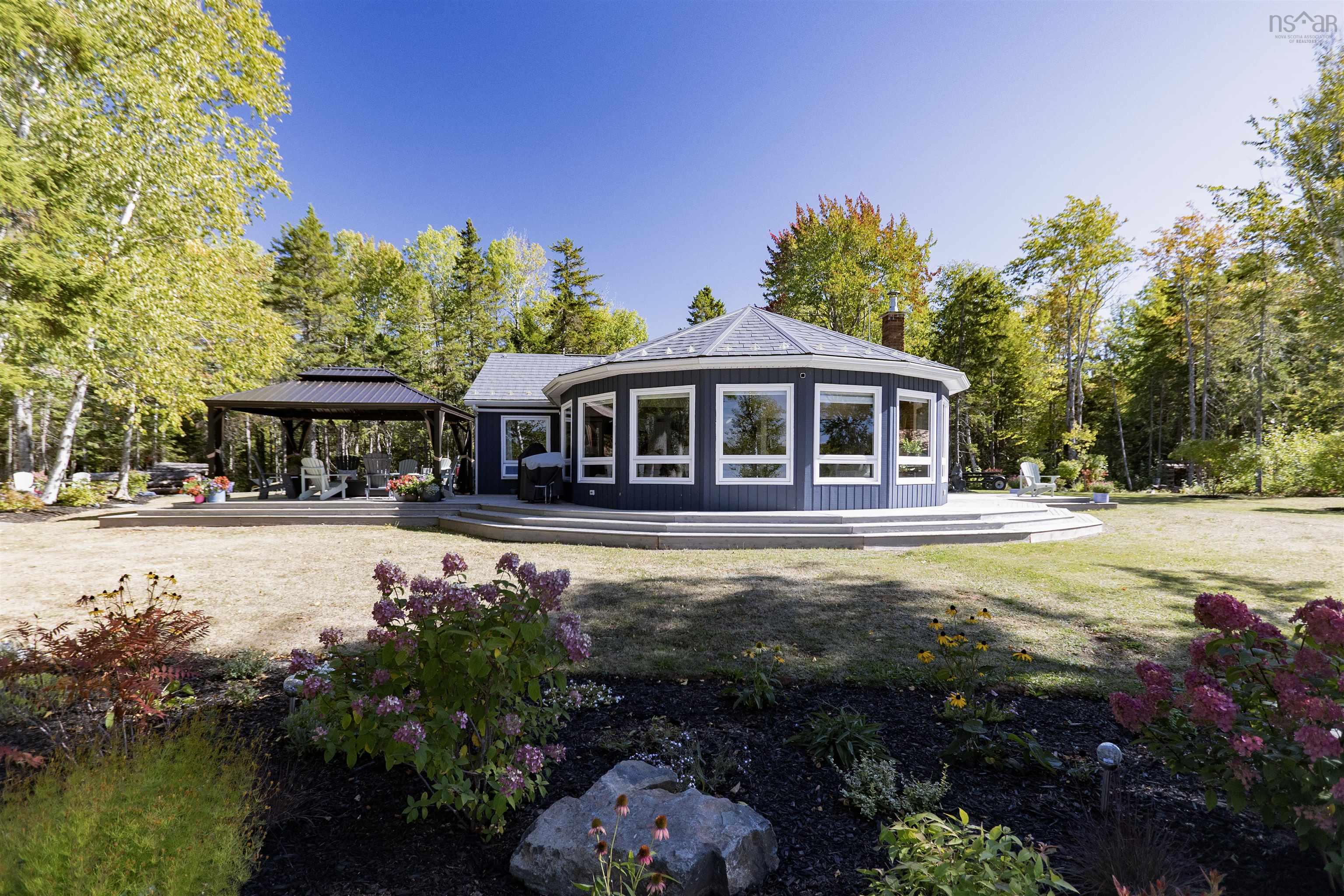 $1,099,900.00: 53 Leonard Drive, Mattatall Lake