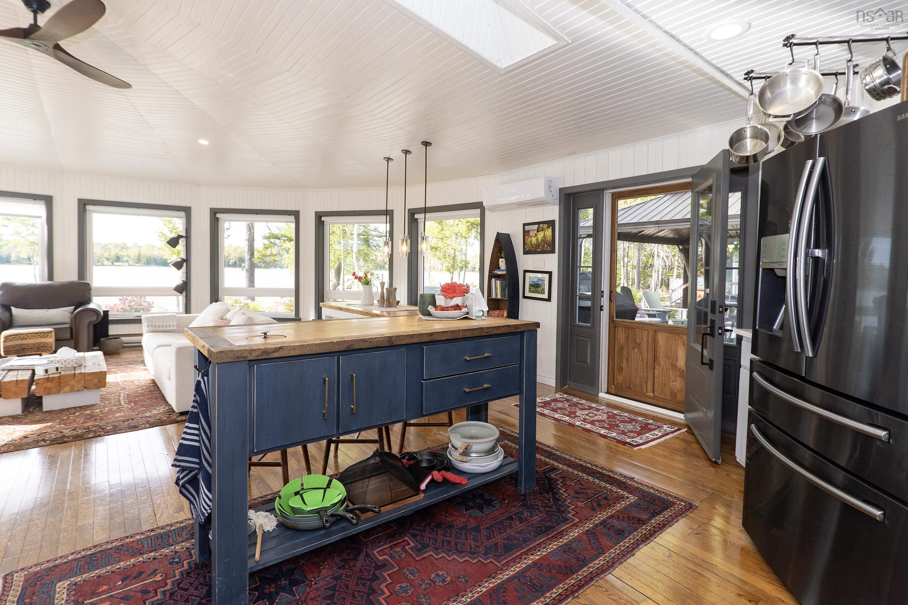 $1,099,900.00: 53 Leonard Drive, Mattatall Lake