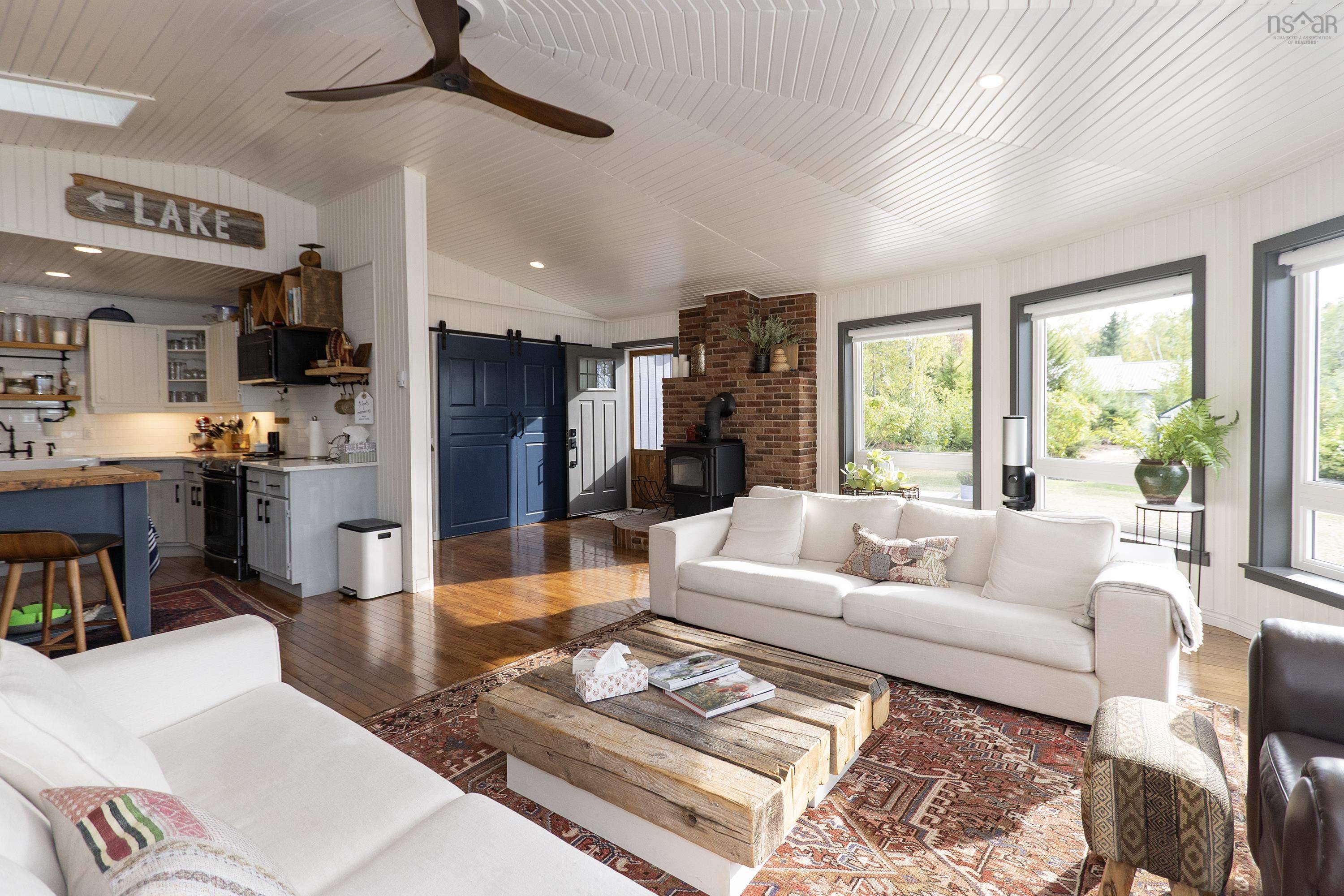 $1,099,900.00: 53 Leonard Drive, Mattatall Lake