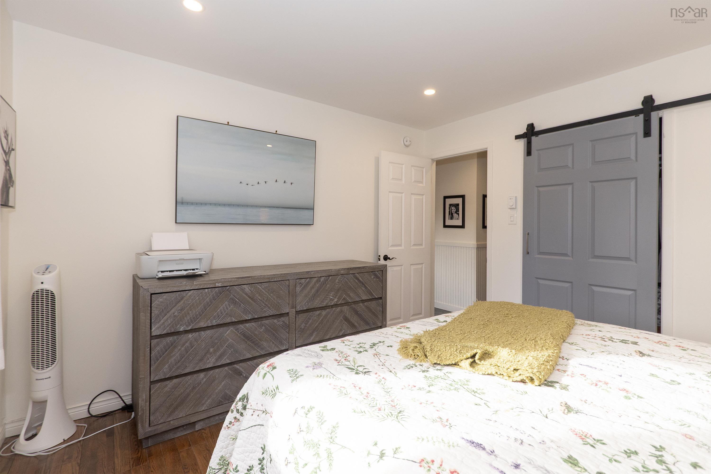 $1,099,900.00: 53 Leonard Drive, Mattatall Lake