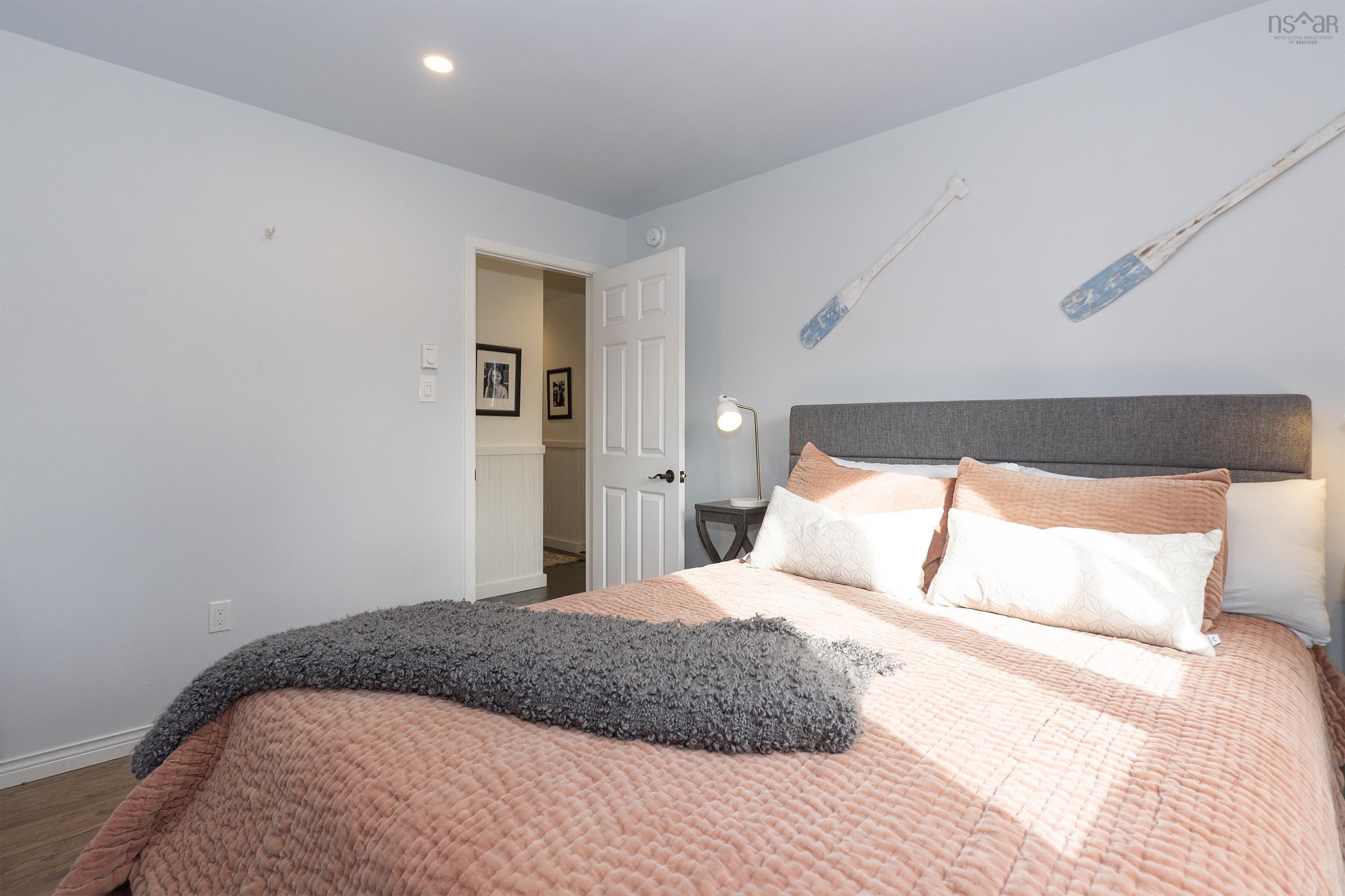 $1,099,900.00: 53 Leonard Drive, Mattatall Lake