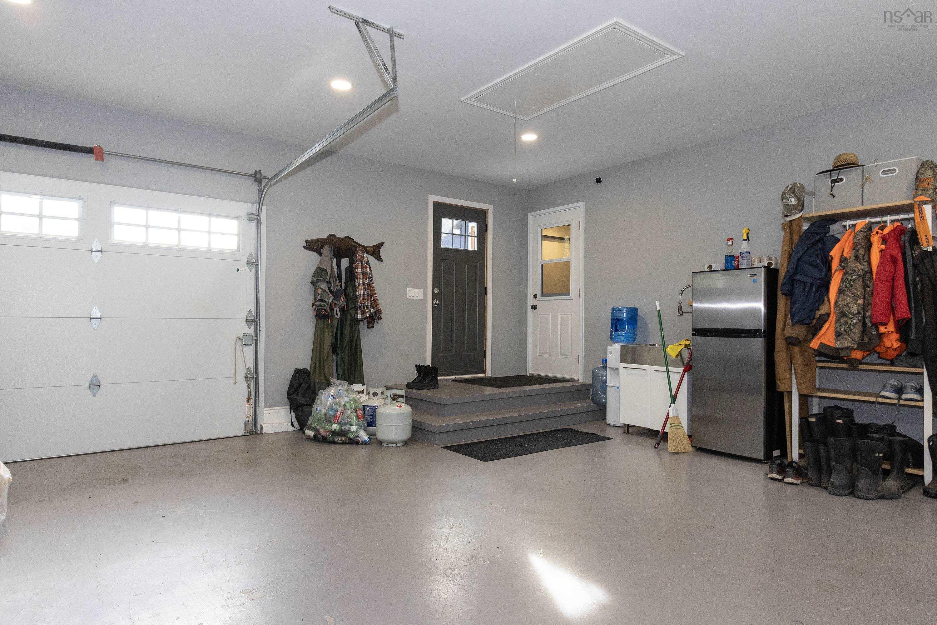 $1,099,900.00: 53 Leonard Drive, Mattatall Lake