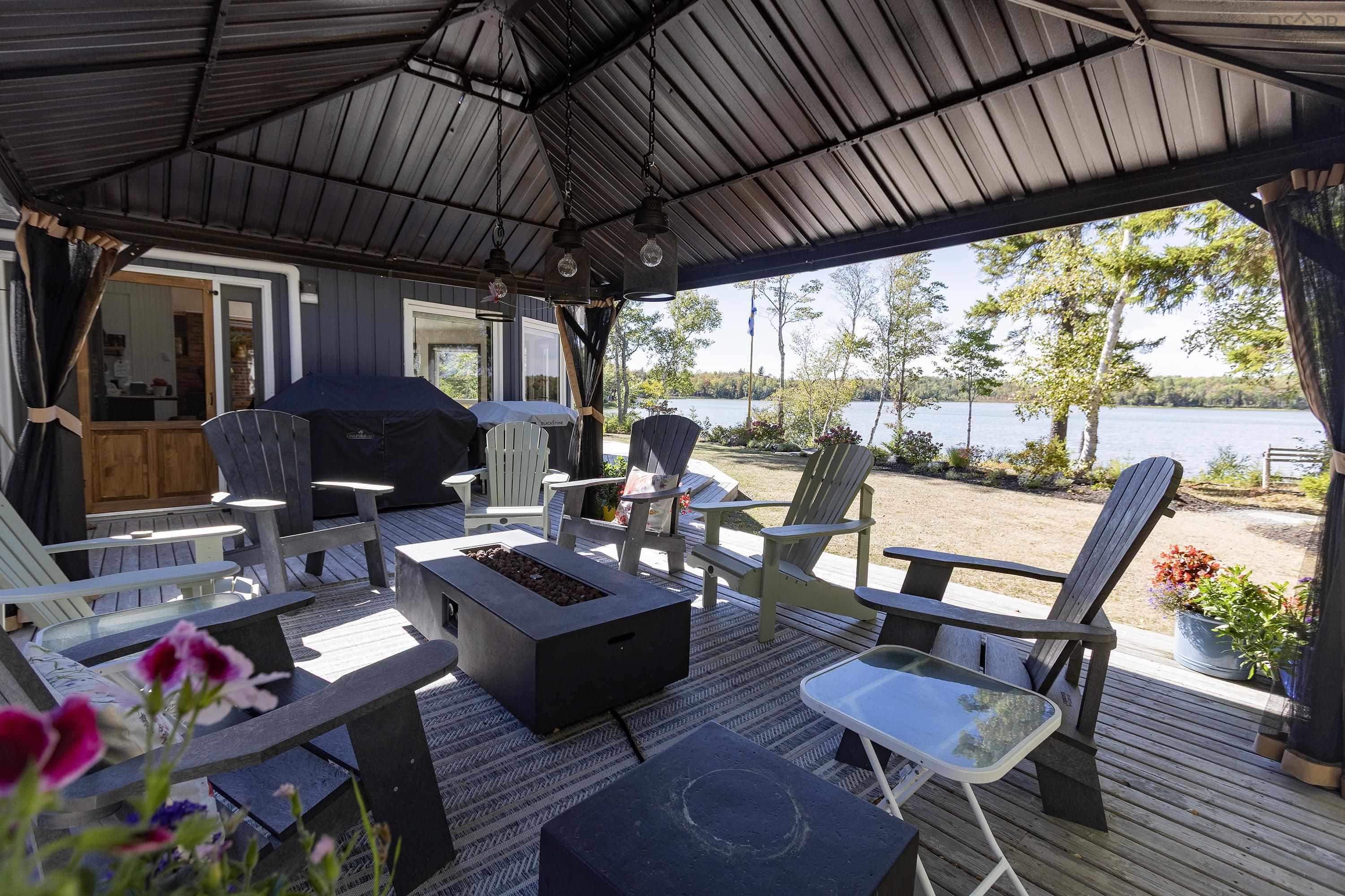 $1,099,900.00: 53 Leonard Drive, Mattatall Lake