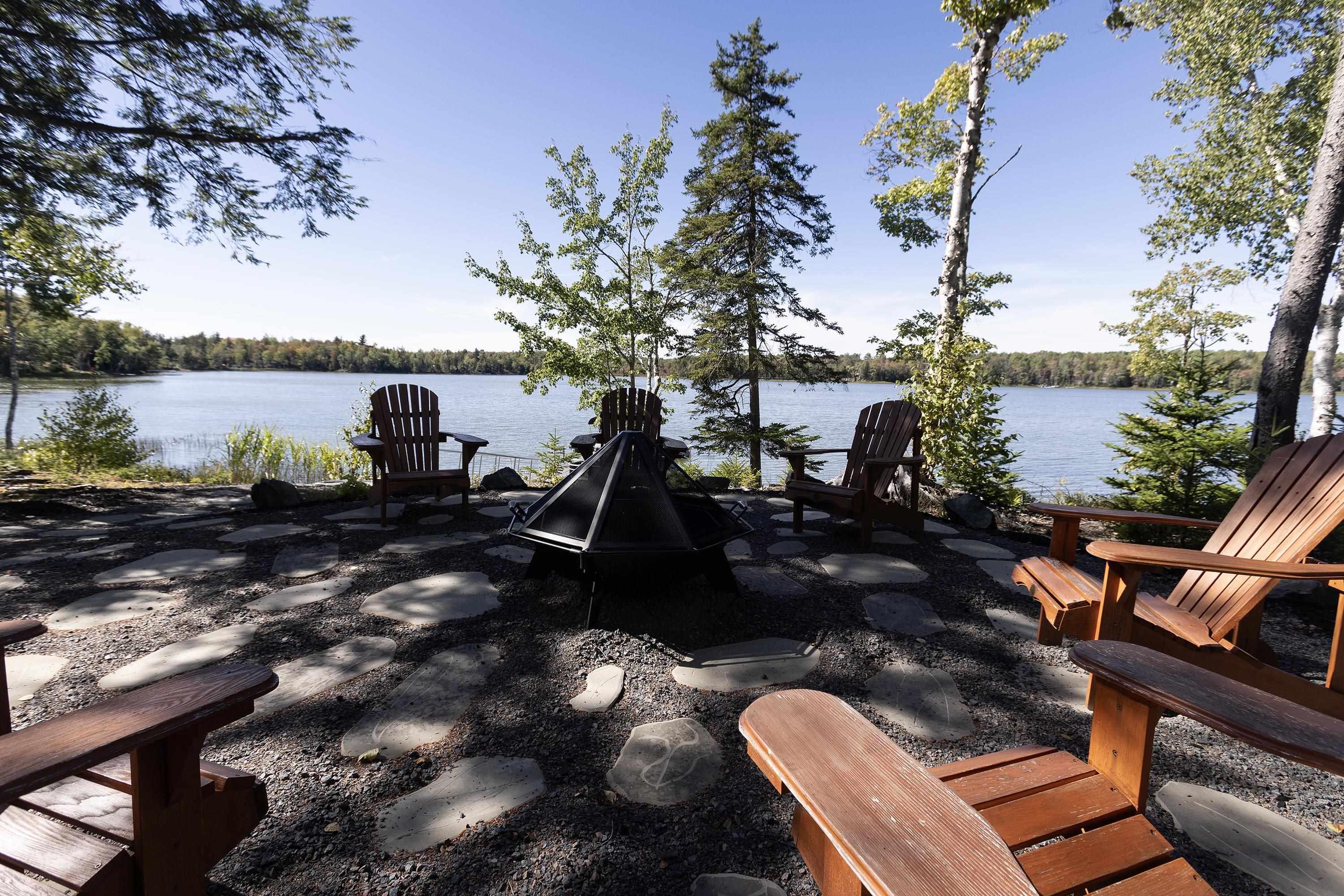 $1,099,900.00: 53 Leonard Drive, Mattatall Lake