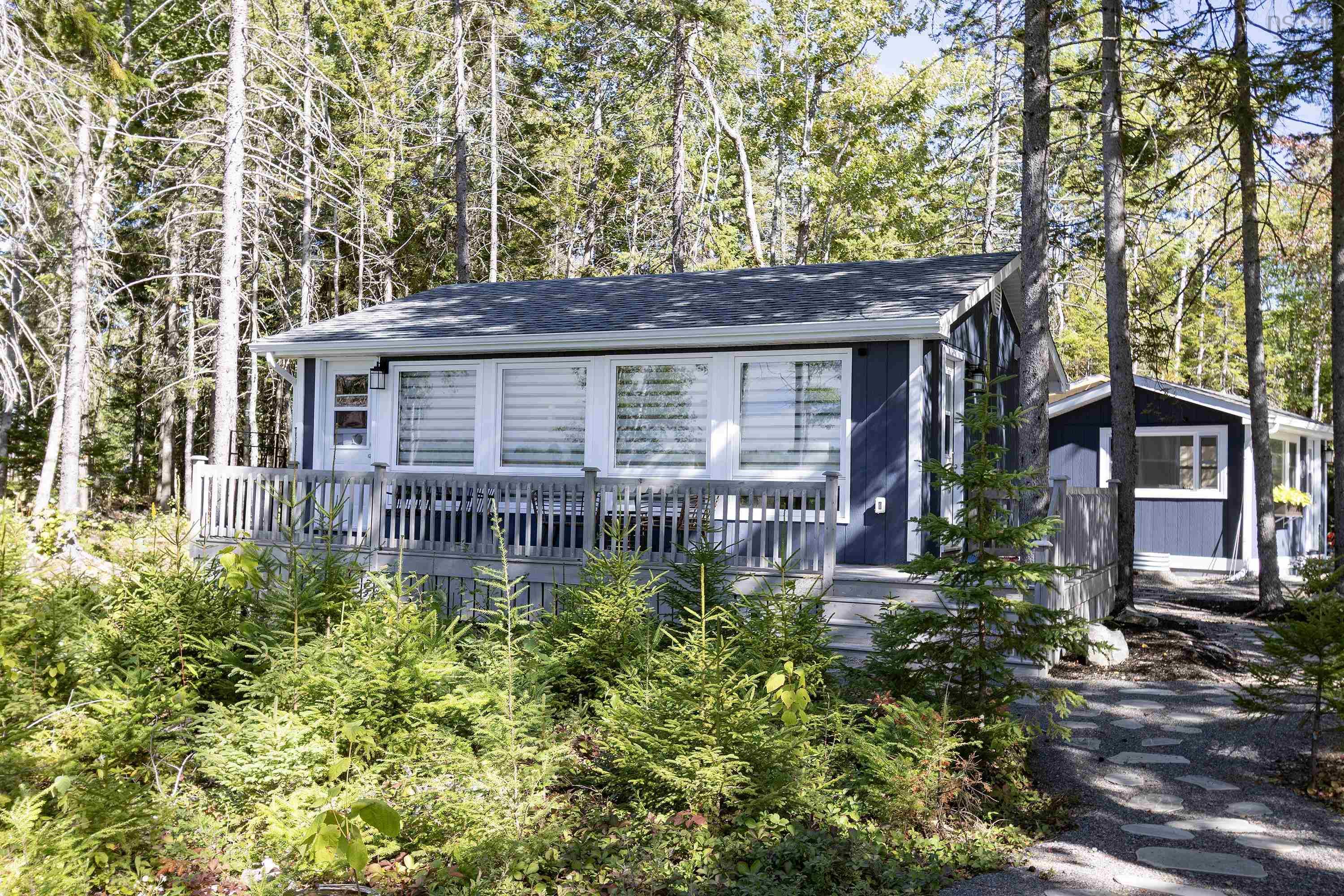 $1,099,900.00: 53 Leonard Drive, Mattatall Lake