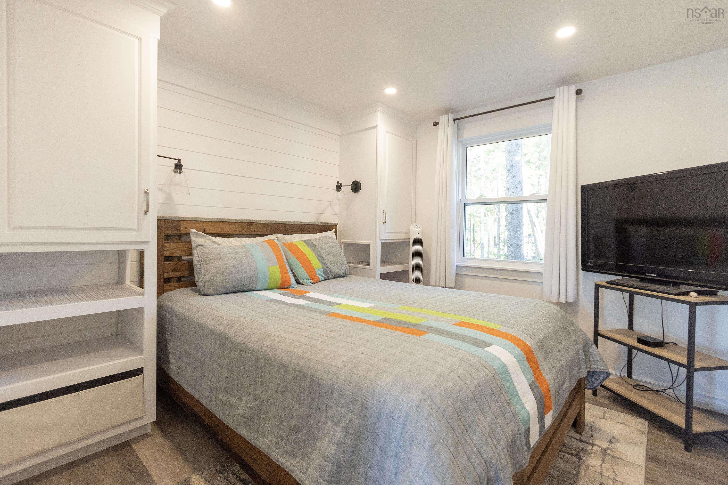 $1,099,900.00: 53 Leonard Drive, Mattatall Lake