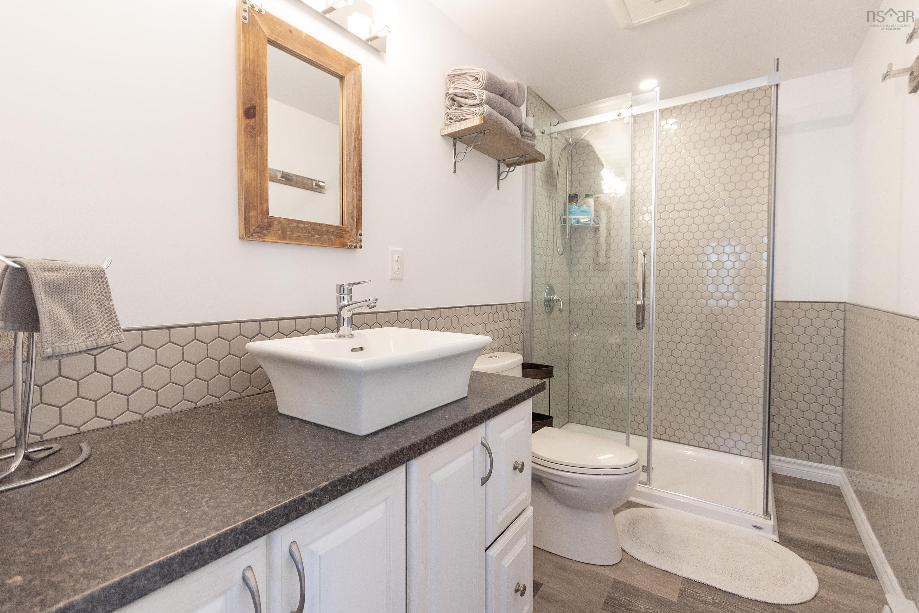 $1,099,900.00: 53 Leonard Drive, Mattatall Lake