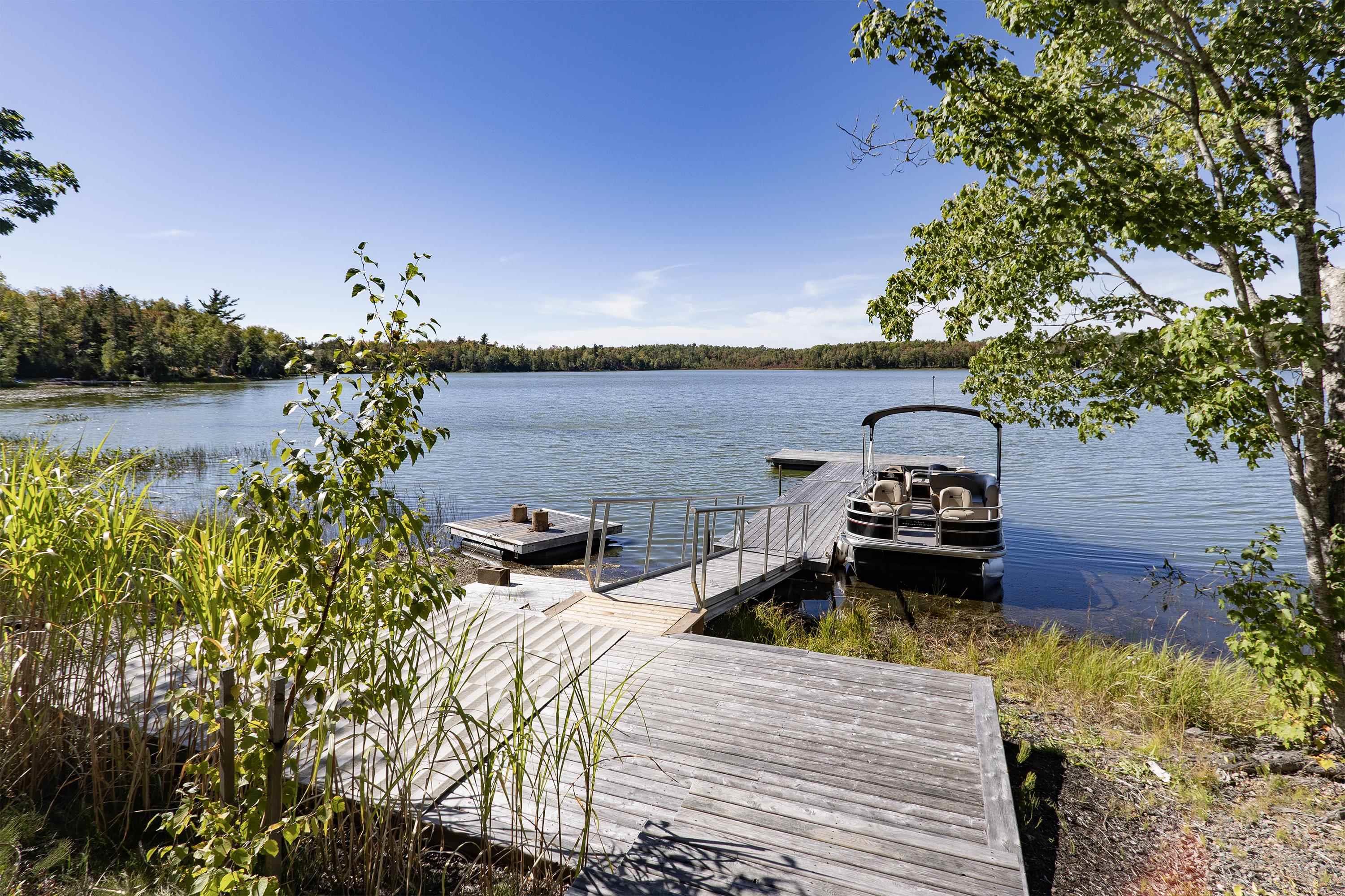 $1,099,900.00: 53 Leonard Drive, Mattatall Lake