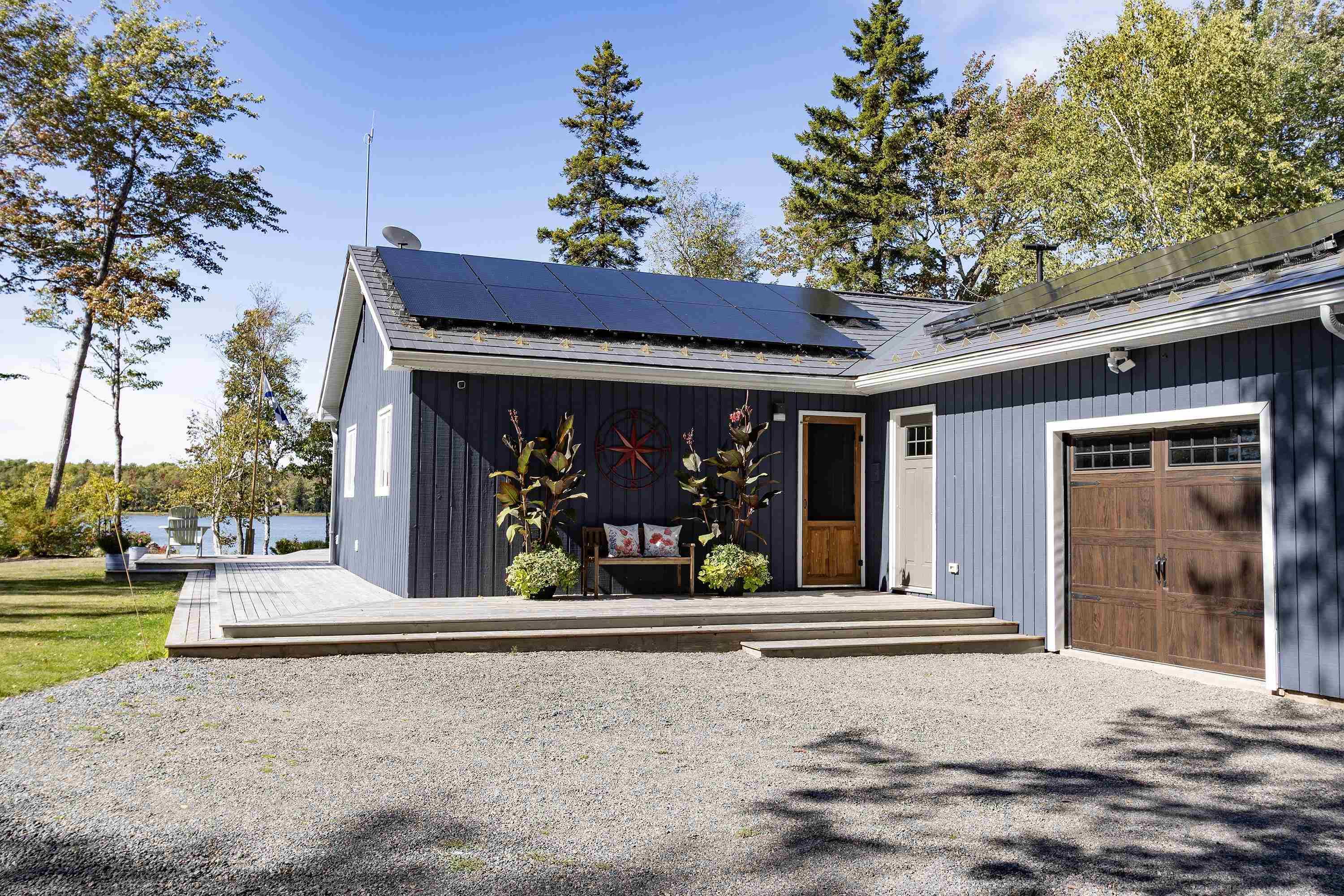 $1,099,900.00: 53 Leonard Drive, Mattatall Lake