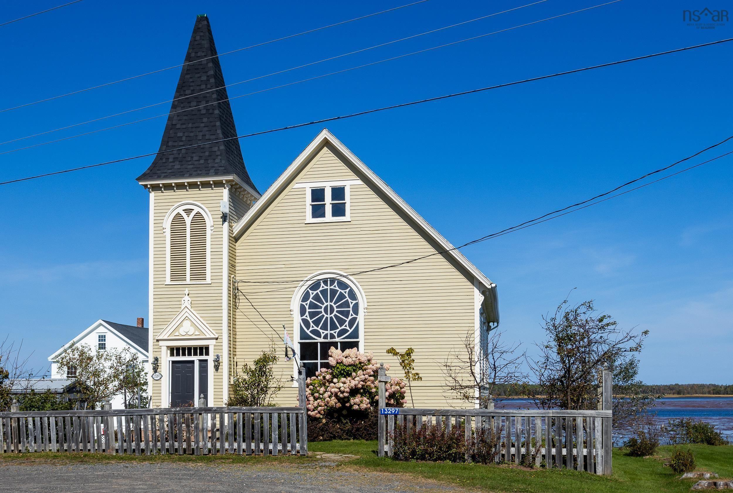 $399,000.00: 13297 Highway 6, Wallace Bridge