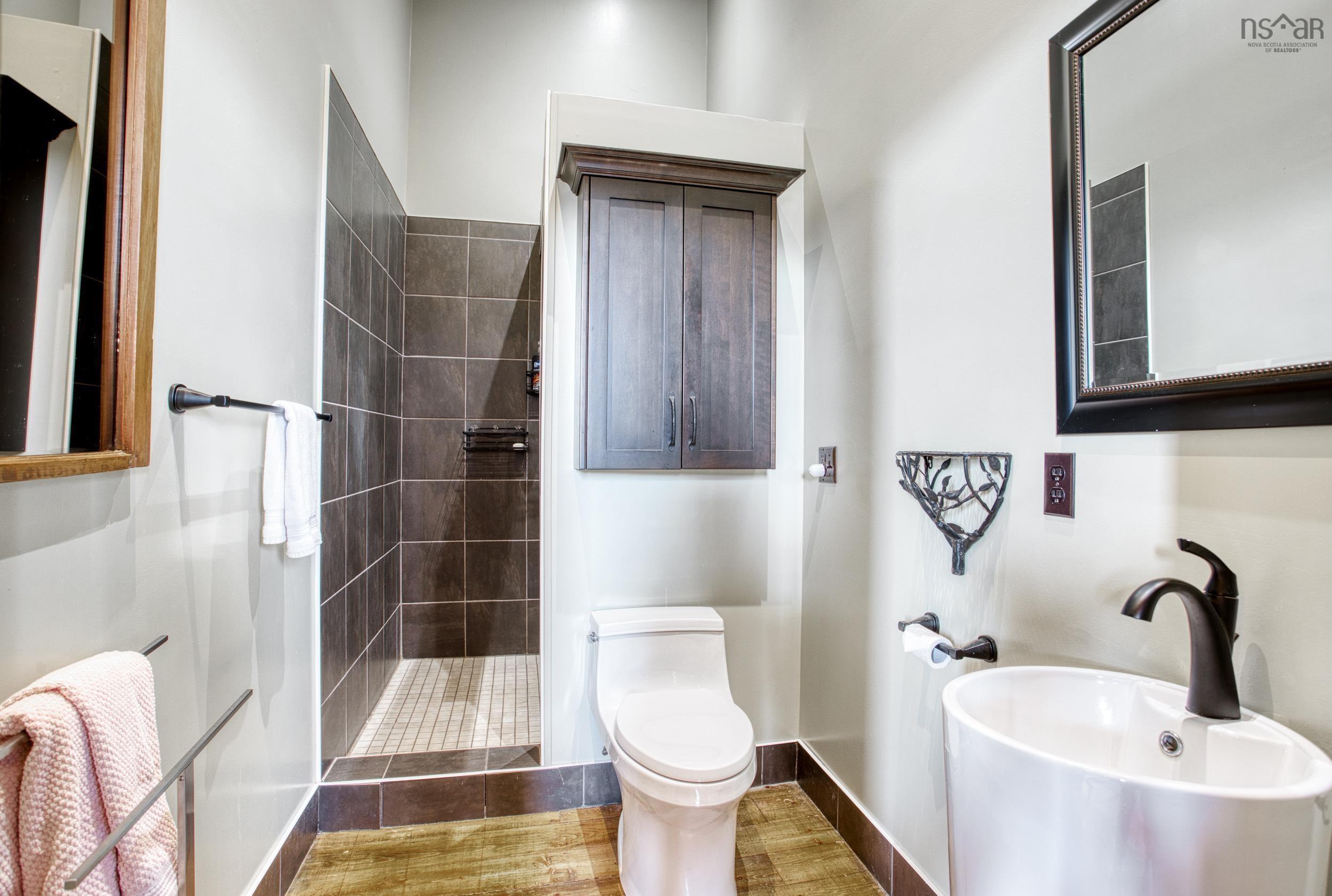 $399,000.00: 13297 Highway 6, Wallace Bridge