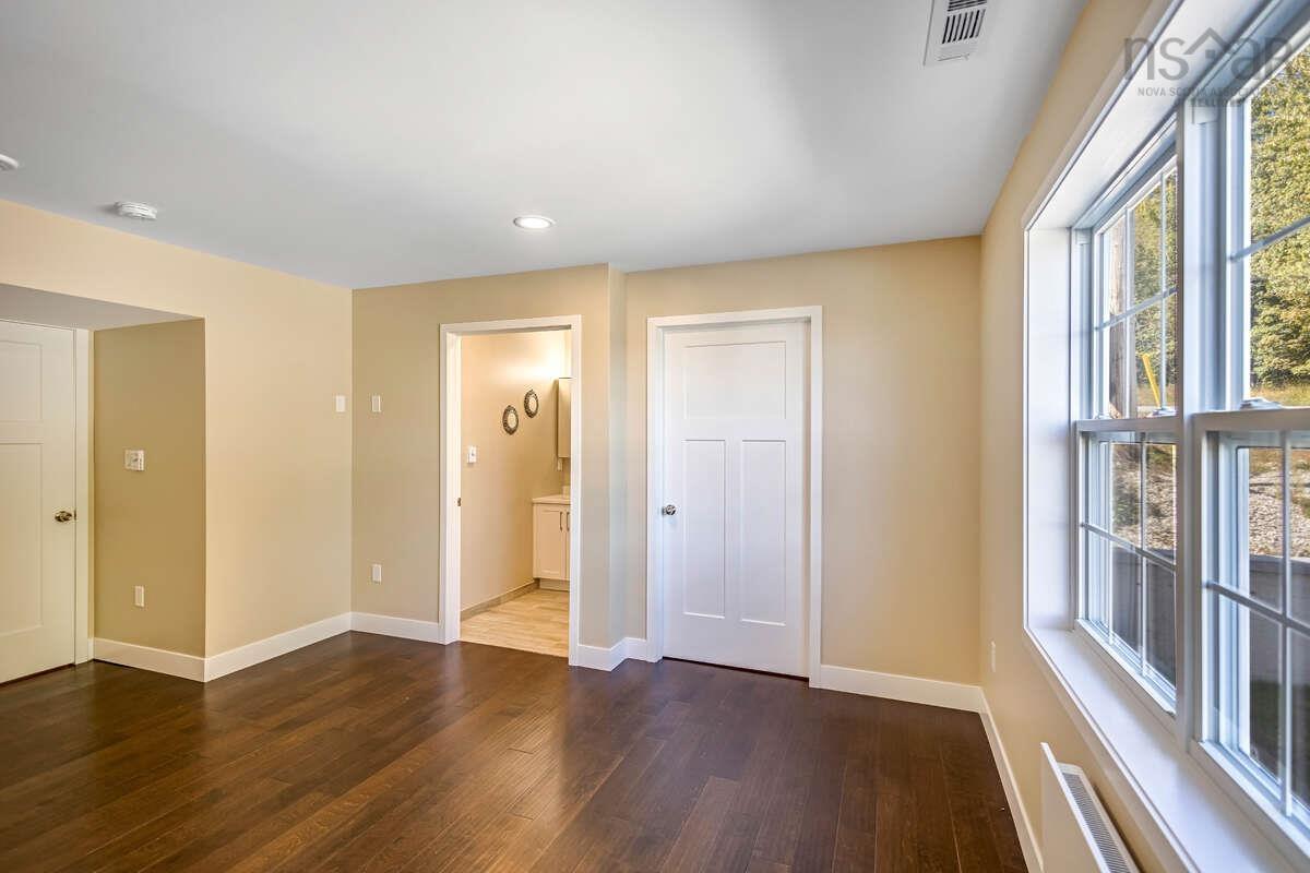 $418,900.00: 11 Lions Club Road, Fox Point