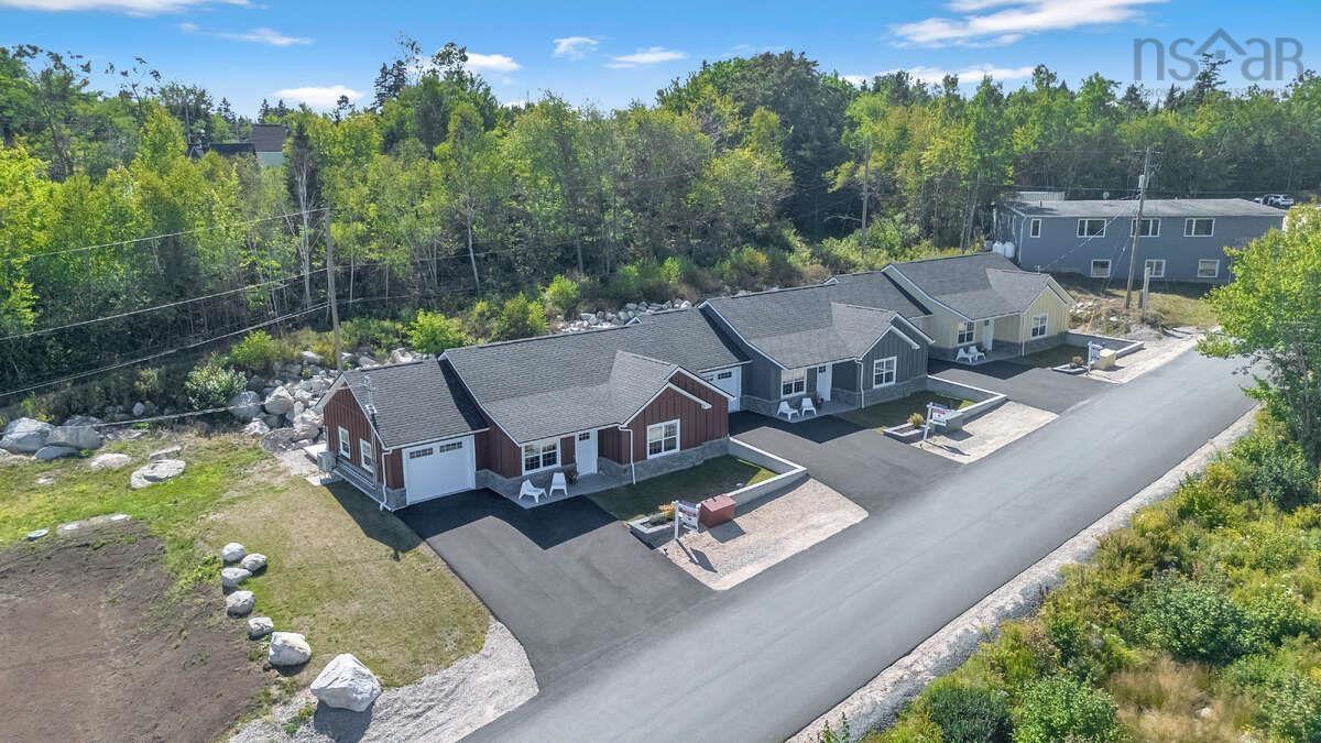 $418,900.00: 11 Lions Club Road, Fox Point