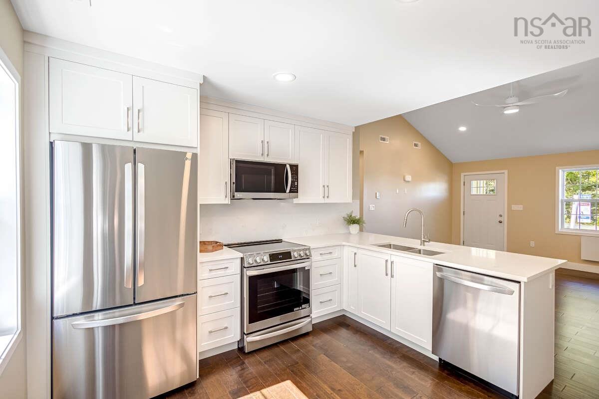 $418,900.00: 11 Lions Club Road, Fox Point