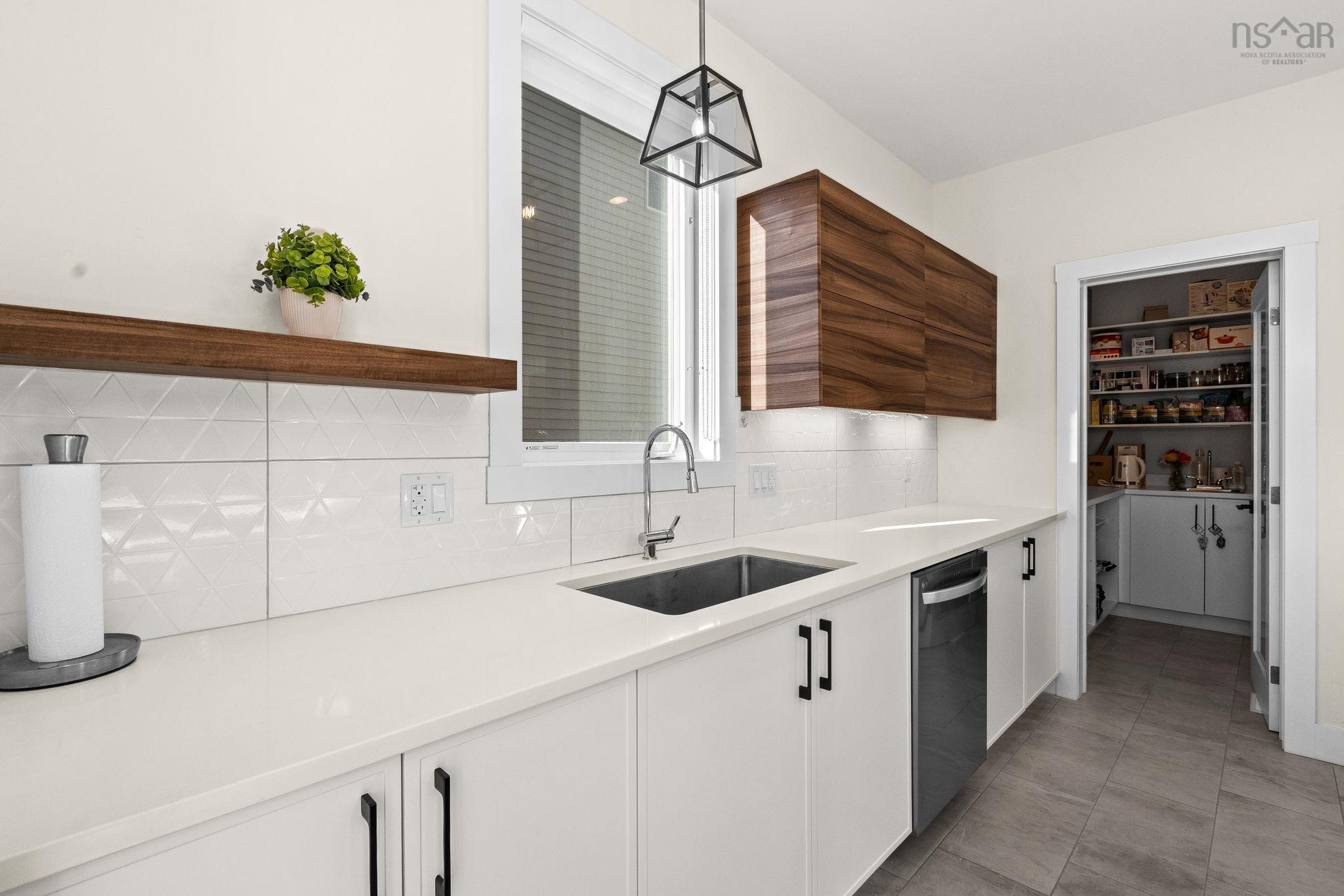 $969,900.00: 52 Innsbrook Way, Bedford